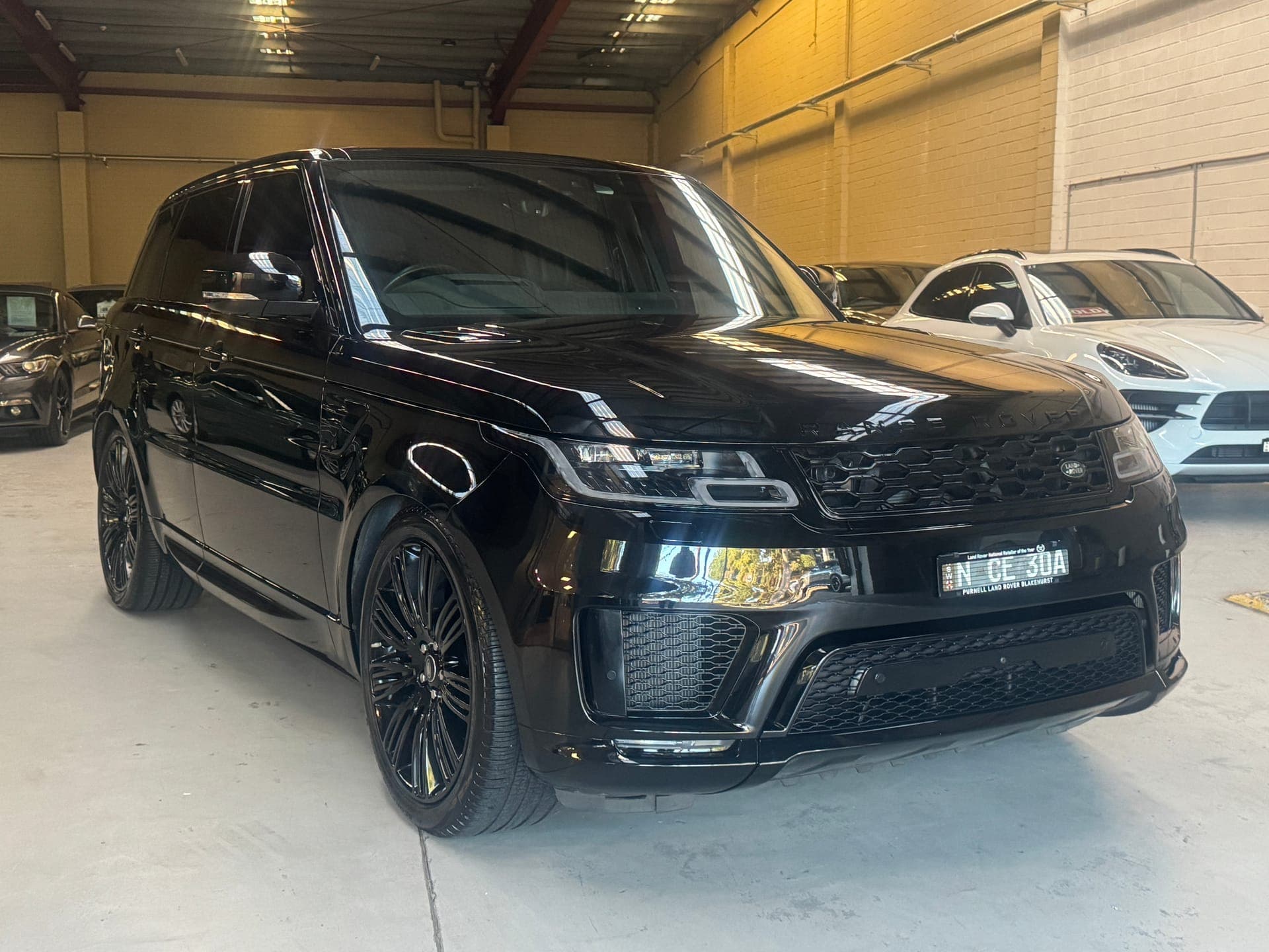 2021 Land Rover Range Rover Sport P525 HSE Dynamic in Black