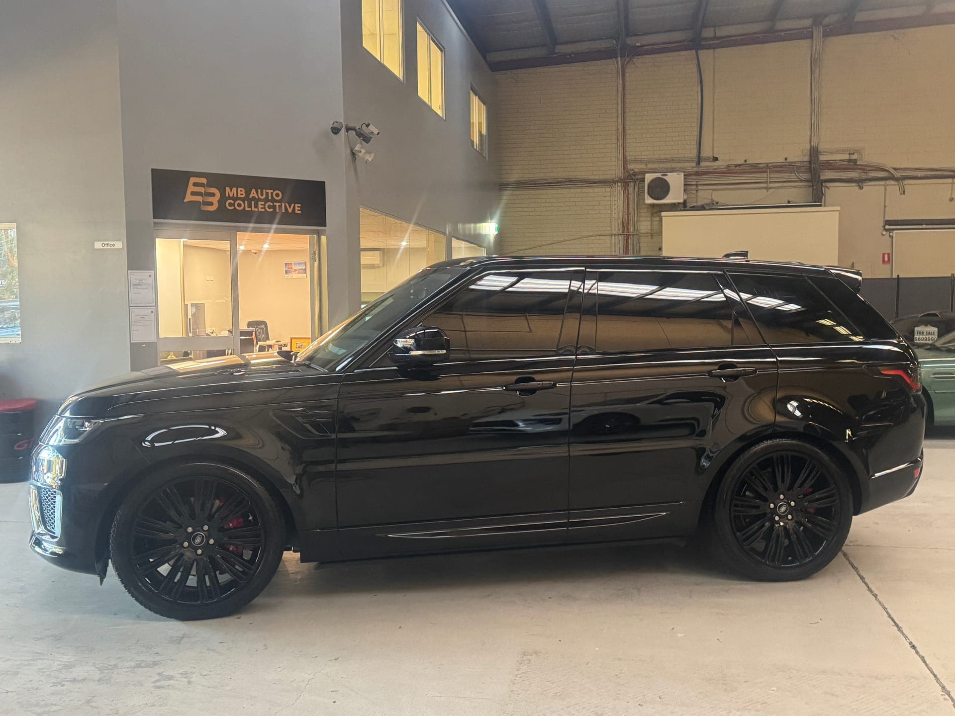 2021 Land Rover Range Rover Sport P525 HSE Dynamic in Black — dashboard