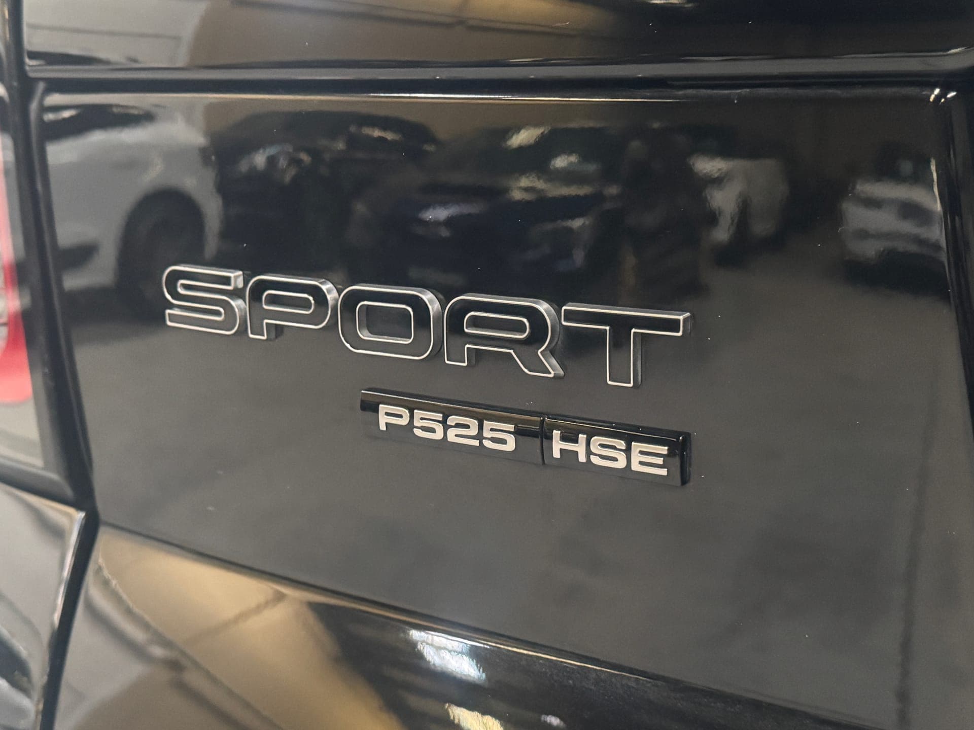 2021 Land Rover Range Rover Sport P525 HSE Dynamic in Black — rear seats