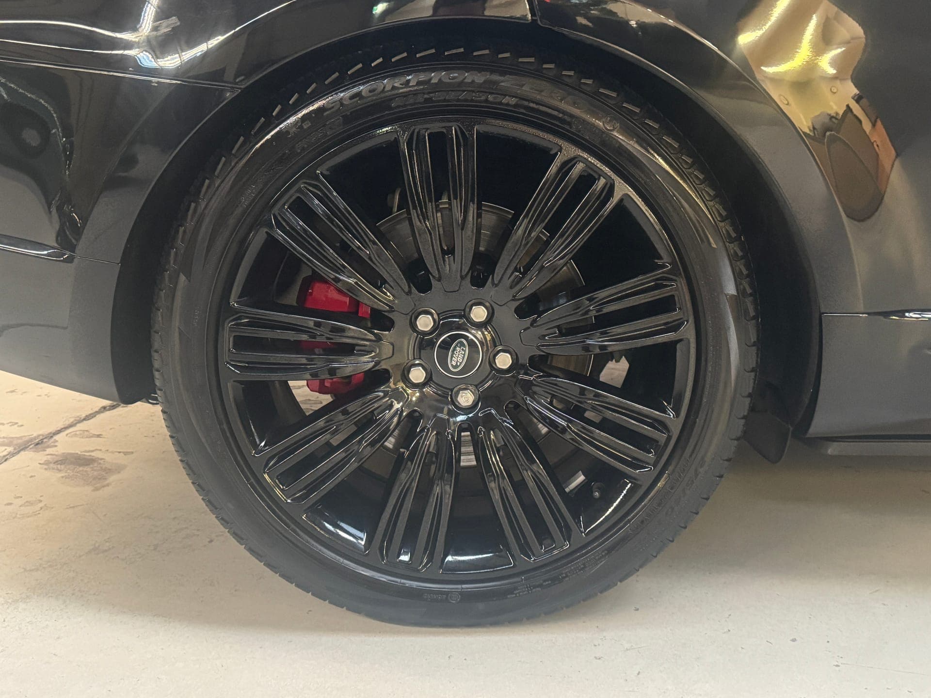 2021 Land Rover Range Rover Sport P525 HSE Dynamic in Black — photo 12