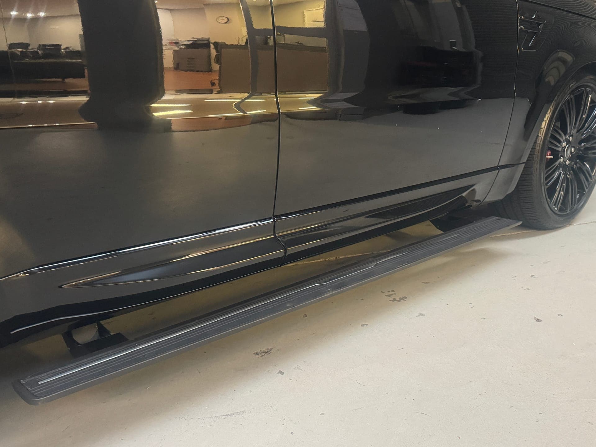 2021 Land Rover Range Rover Sport P525 HSE Dynamic in Black — photo 13