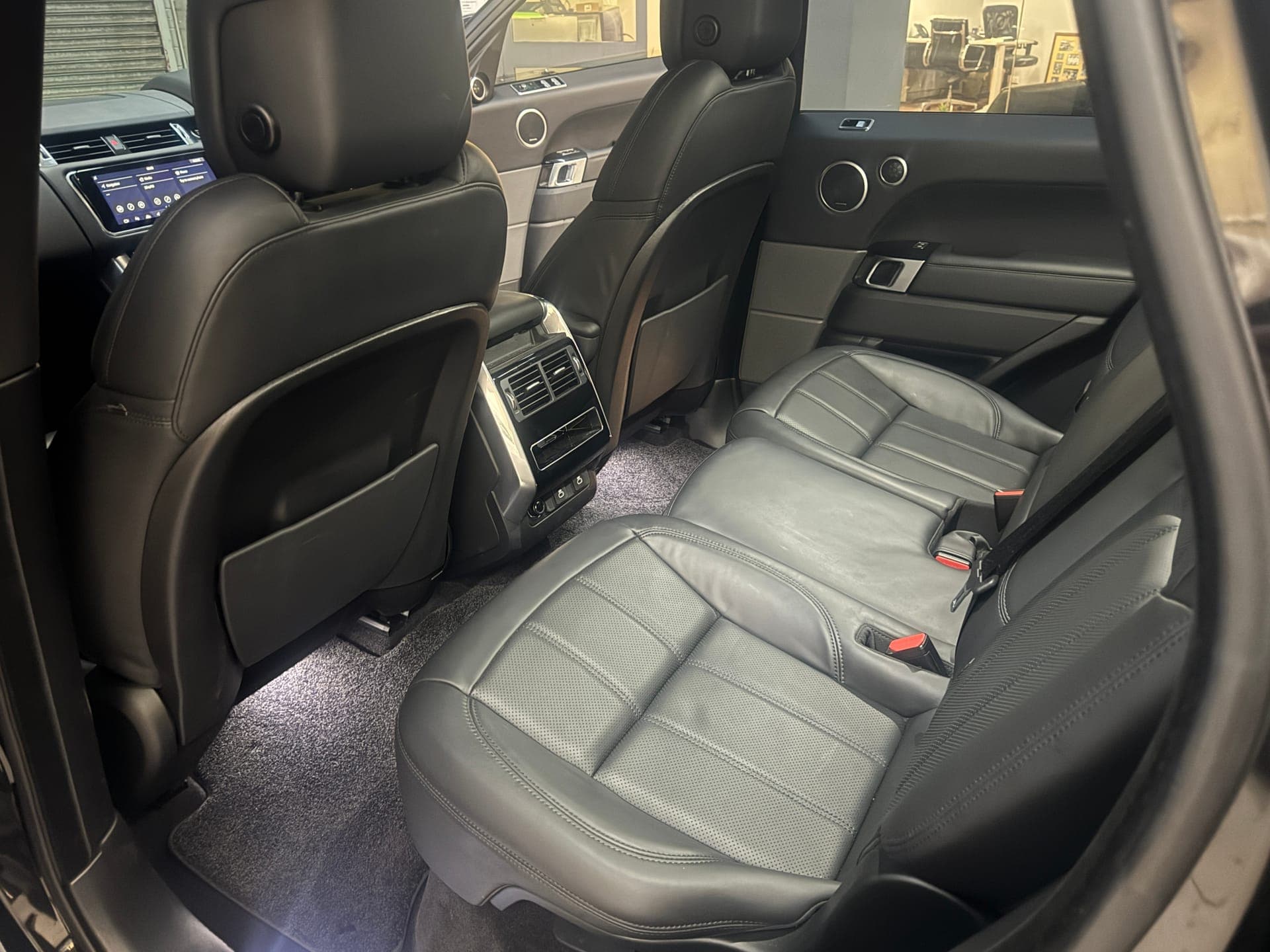 2021 Land Rover Range Rover Sport P525 HSE Dynamic in Black — photo 25