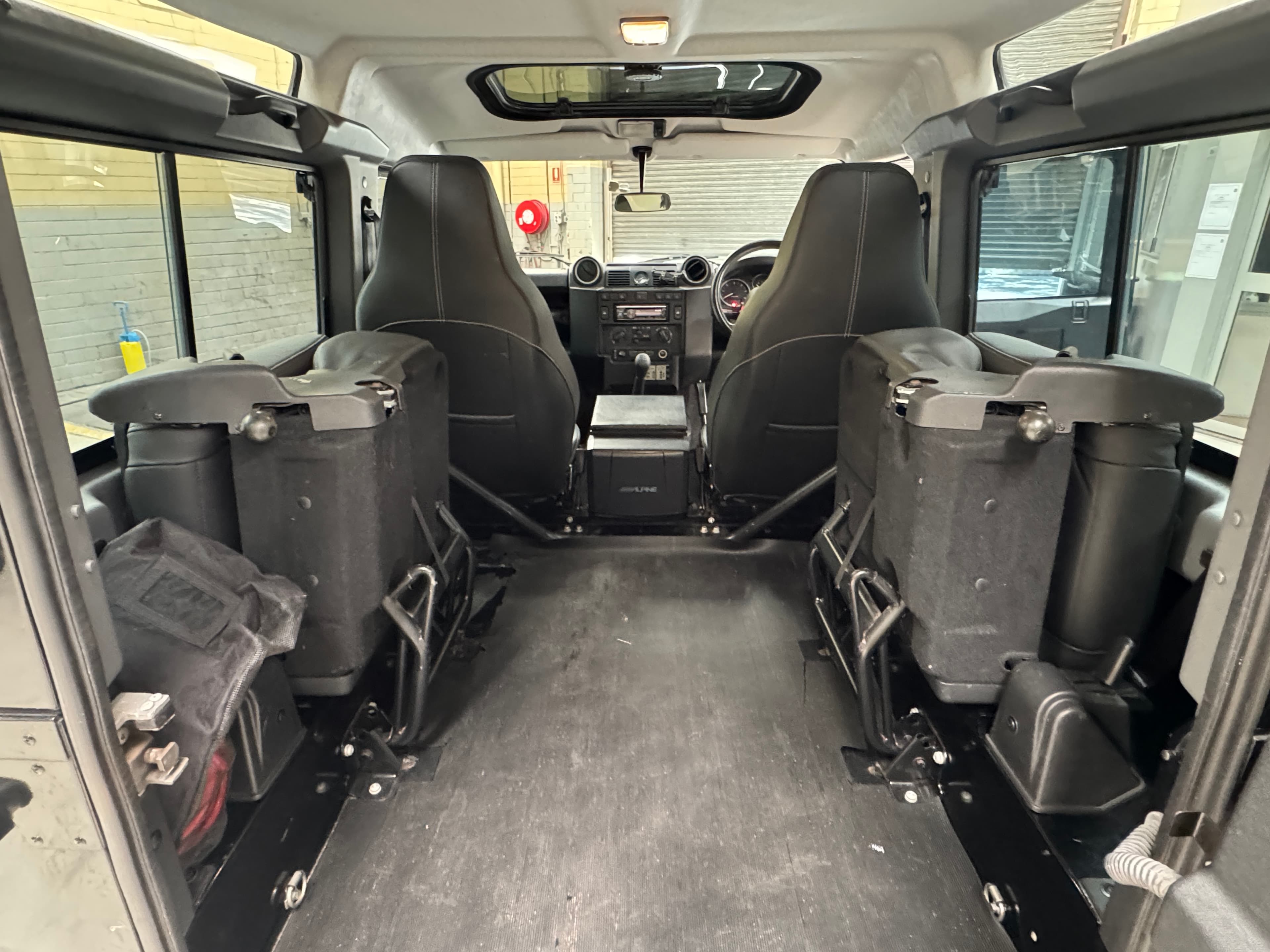2014 Land Rover Defender DEFENDER 90 MY15 DIESEL TURBO F/INJ 2.2L 6 SP MANUAL in BLACK — boot