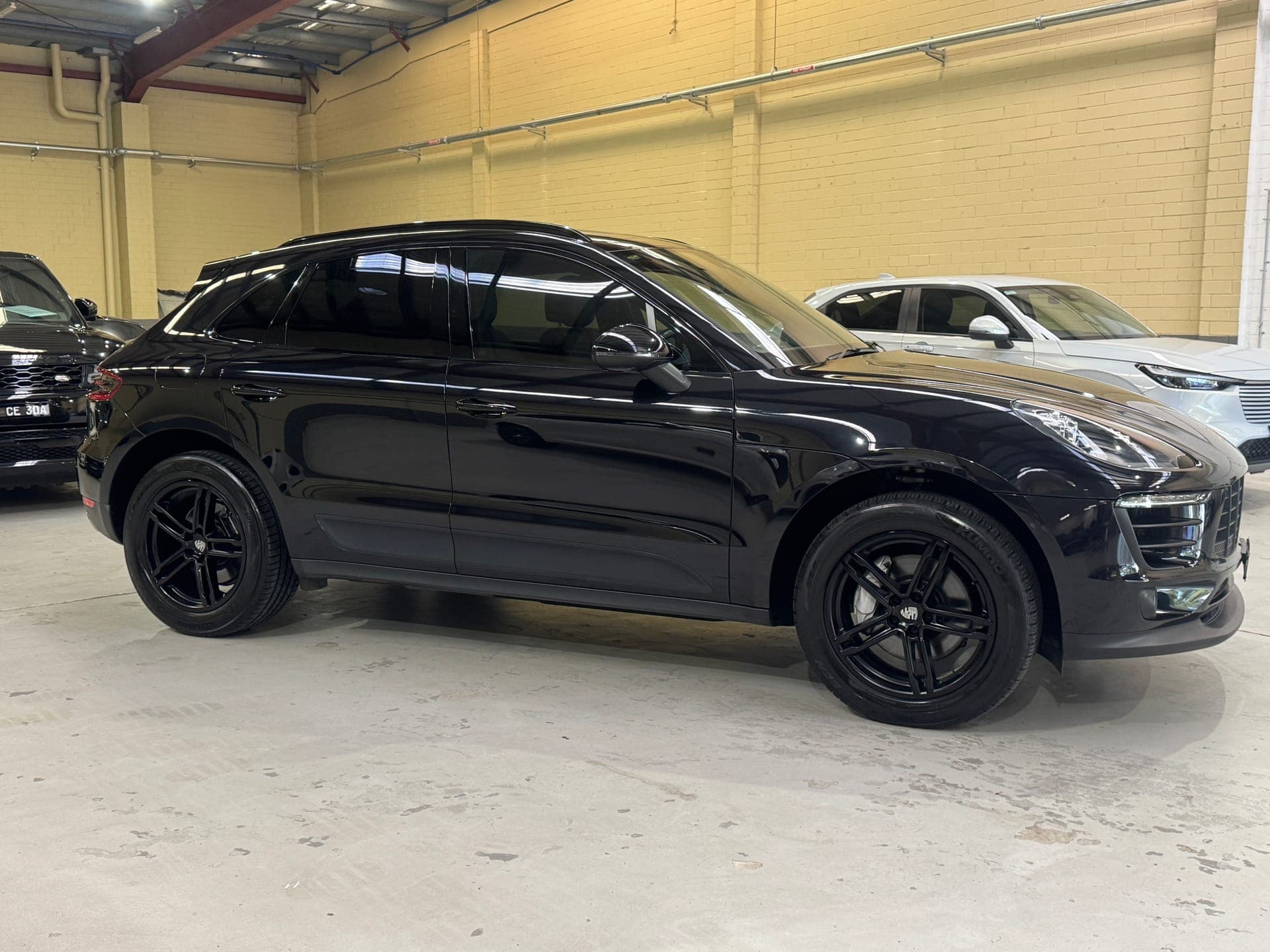2017 Porsche Macan in Black — dashboard