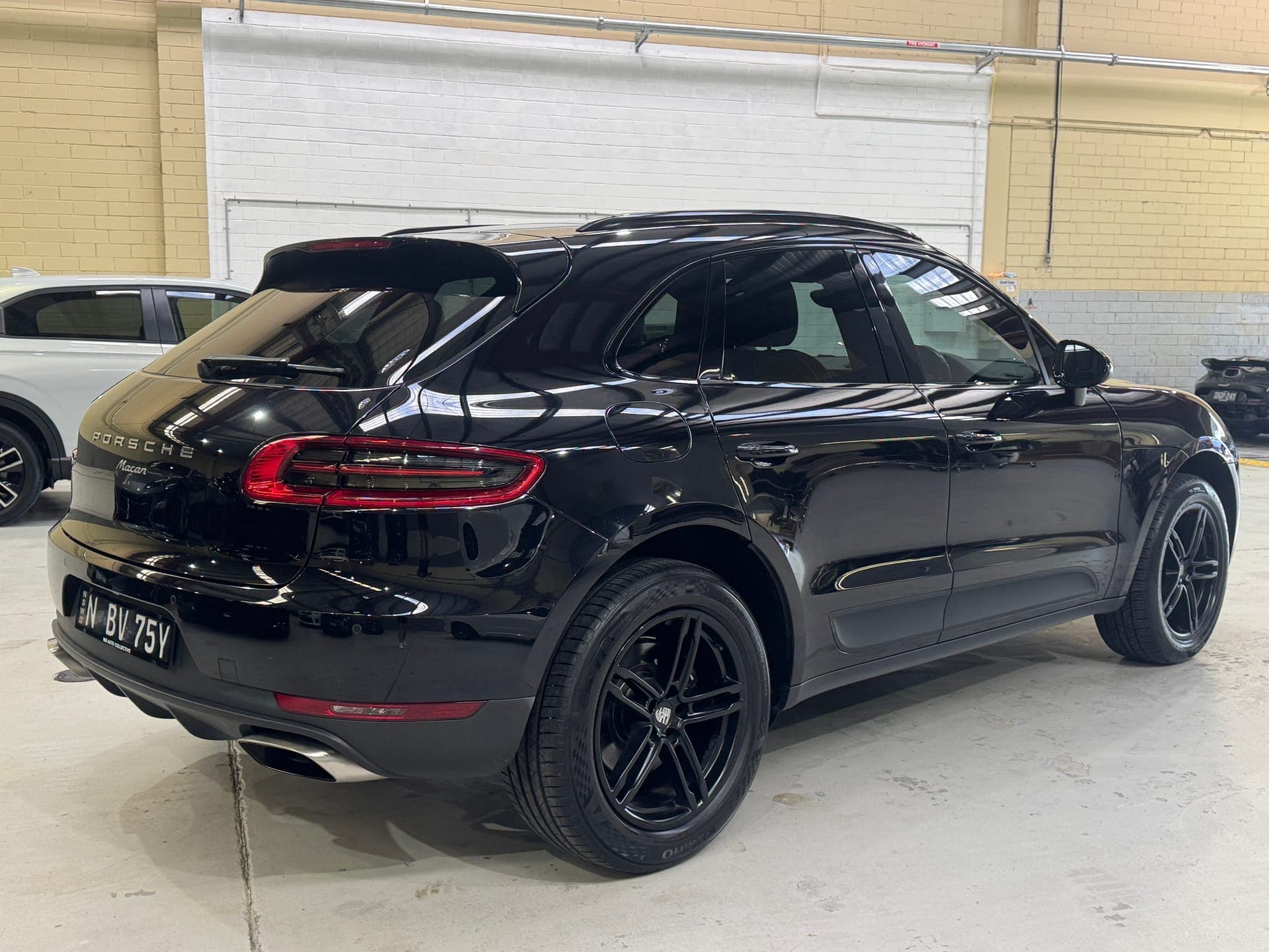 2017 Porsche Macan in Black — infotainment