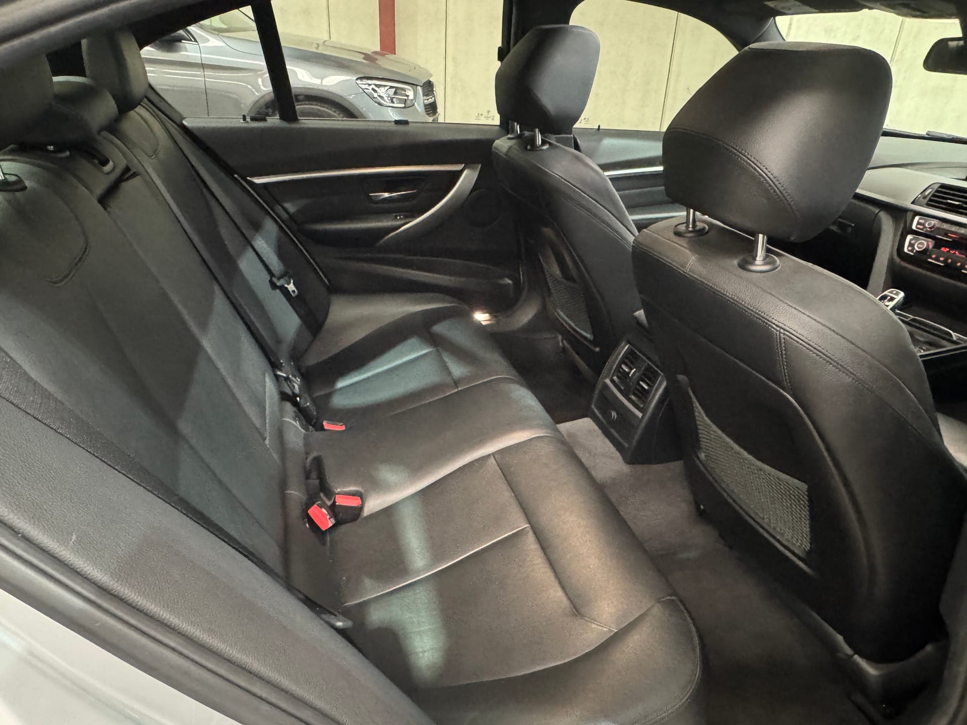 2018 BMW 3 Series 330i M Sport F30 LCI in Silver — photo 22