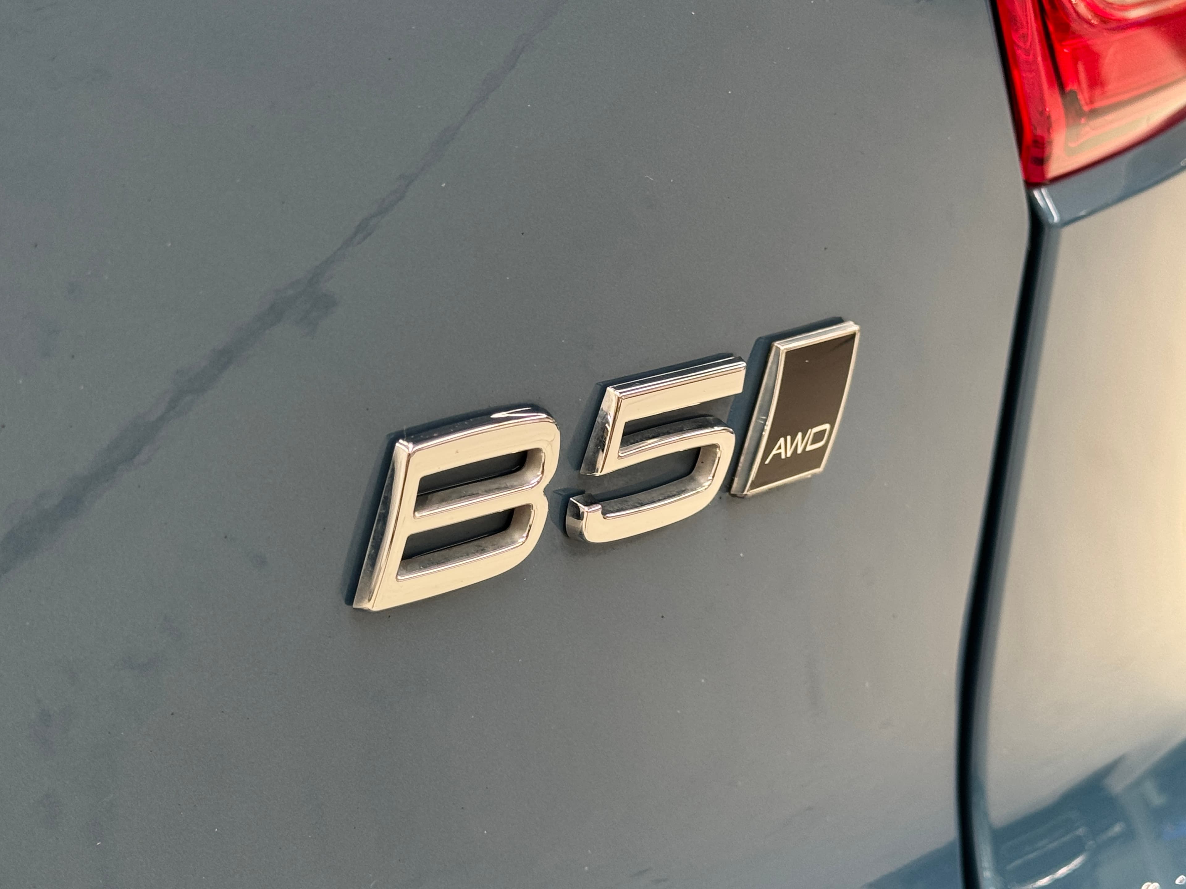 2022 VOLVO XC40 ULTIMATE B5 DARK MHEV 536 MY23 in BLUE — rear seats