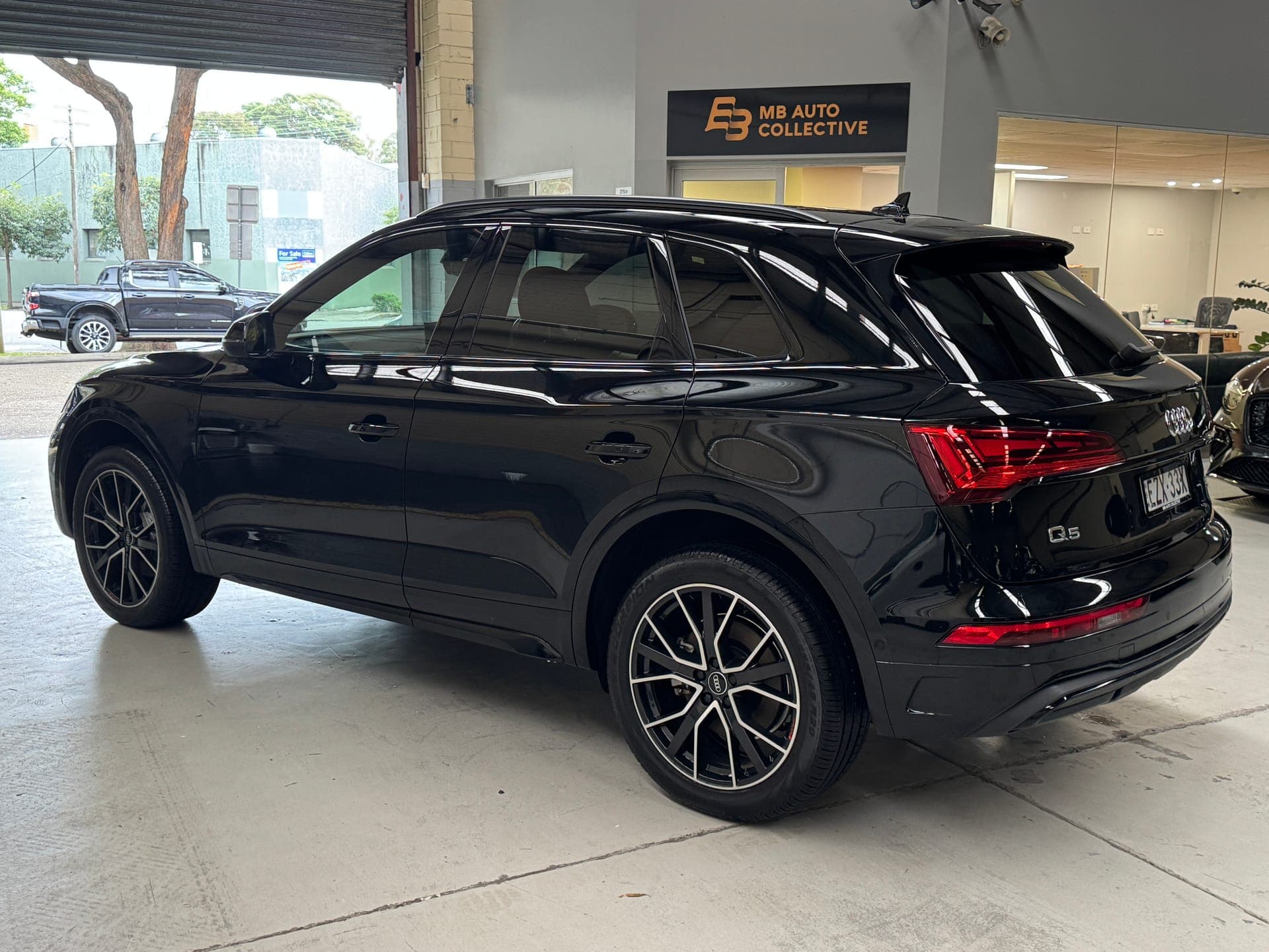 2023 Audi Q5 40 TDI Quattro Sport MHEV in Black — infotainment