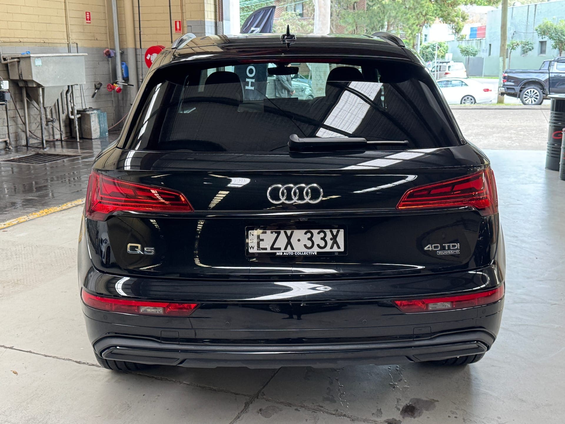 2023 Audi Q5 40 TDI Quattro Sport MHEV in Black — front seats