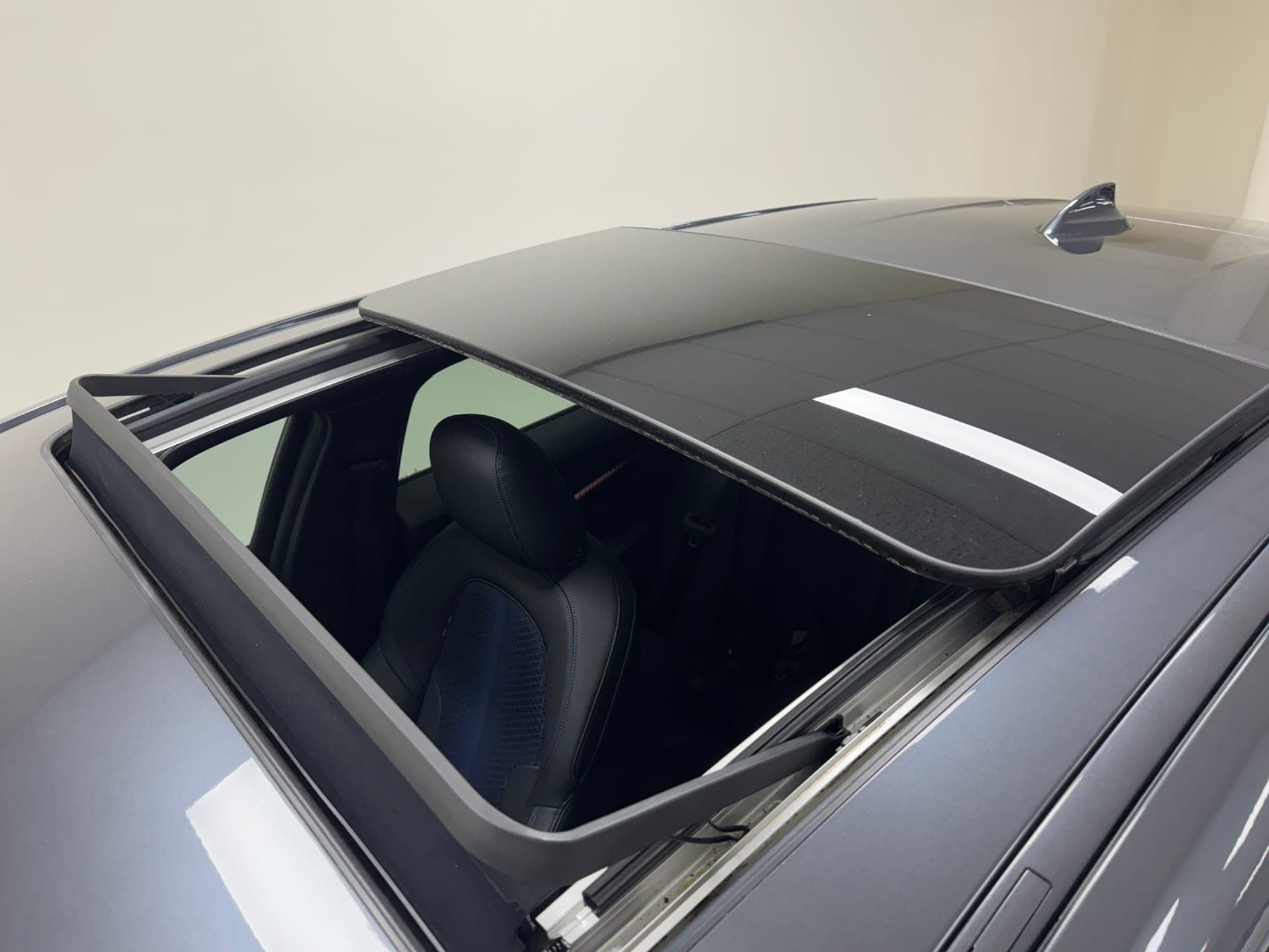 2020 BMW 1 Series 118i M Sport in Mineral Grey — photo 20