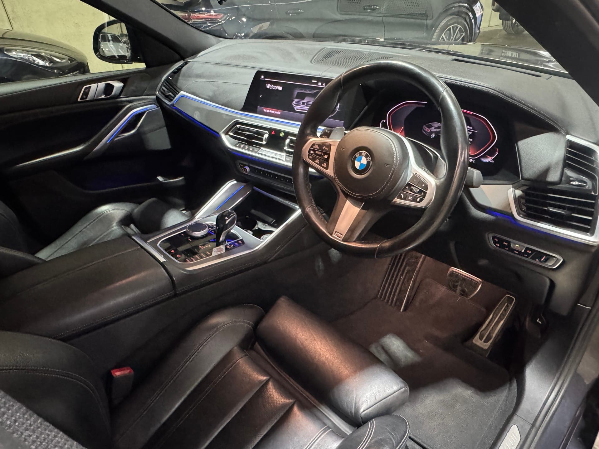 2020 BMW X6 xDrive30d M Sport G06 in Grey — photo 14