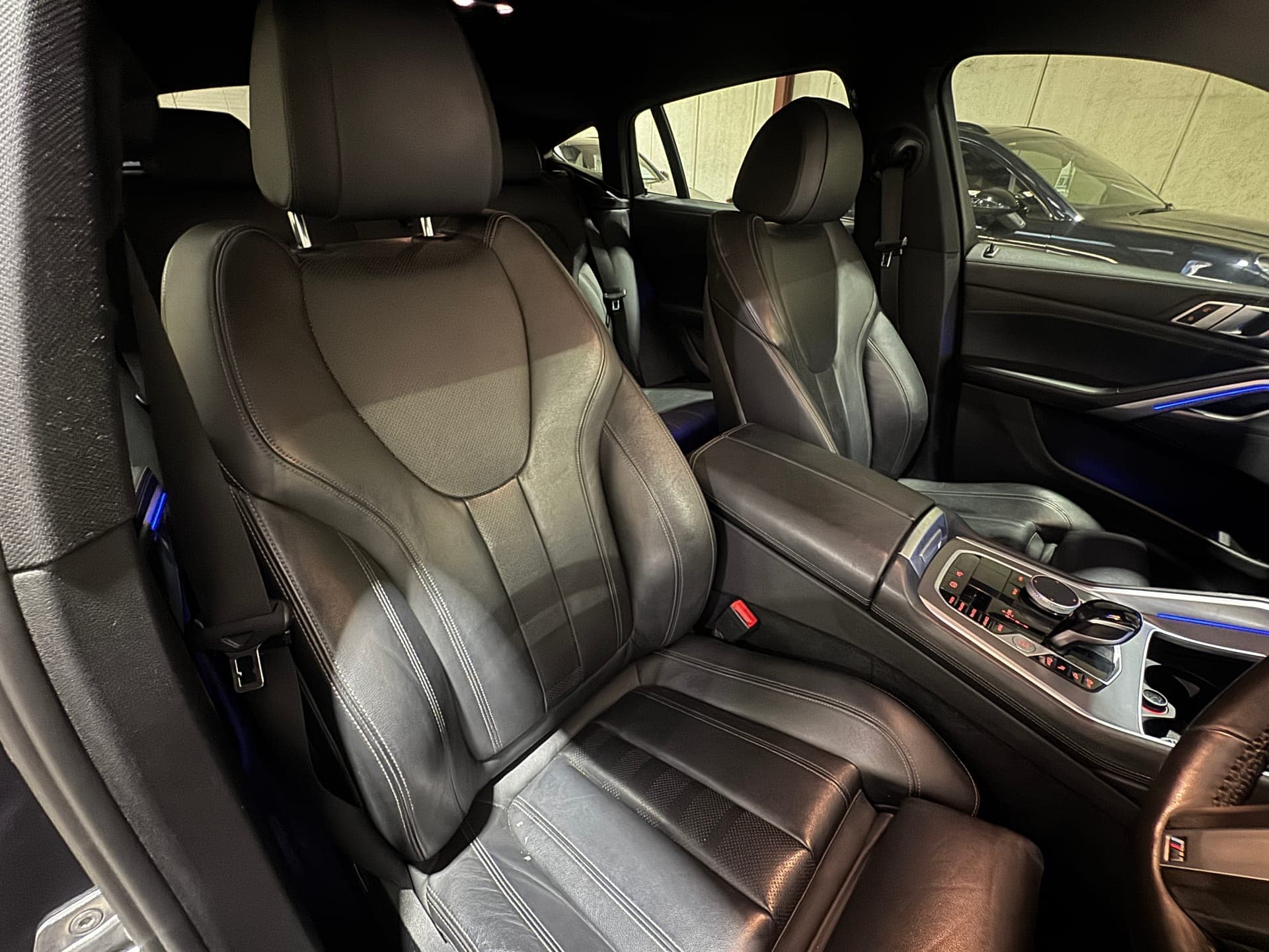 2020 BMW X6 xDrive30d M Sport G06 in Grey — photo 16