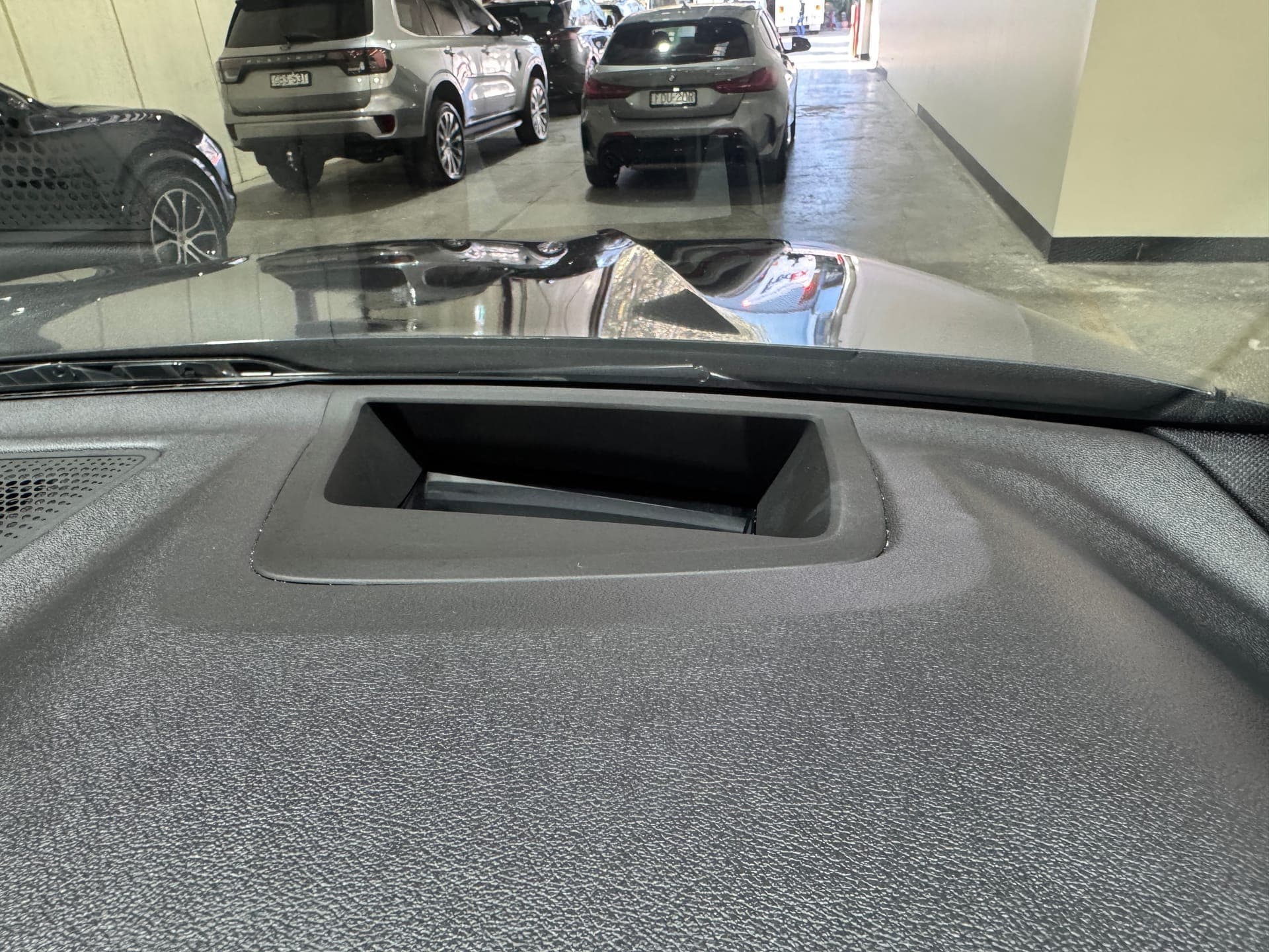 2020 BMW X6 xDrive30d M Sport G06 in Grey — photo 17