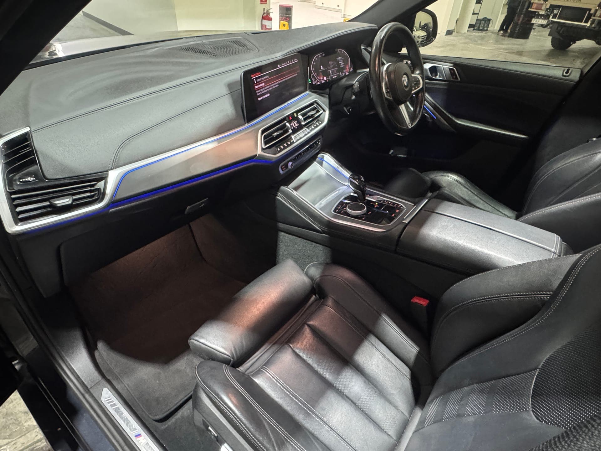 2020 BMW X6 xDrive30d M Sport G06 in Grey — photo 24