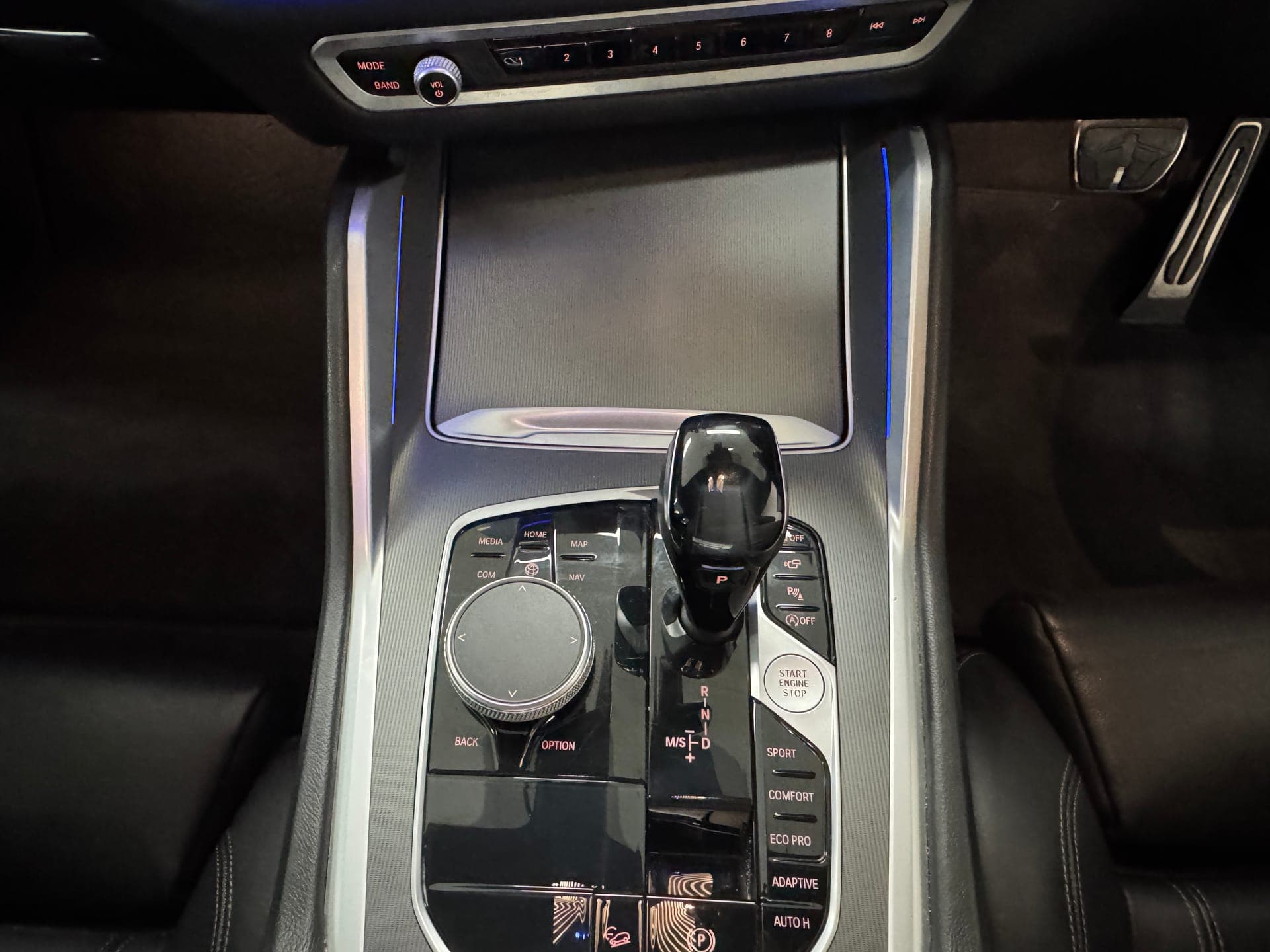 2020 BMW X6 xDrive30d M Sport G06 in Grey — photo 16
