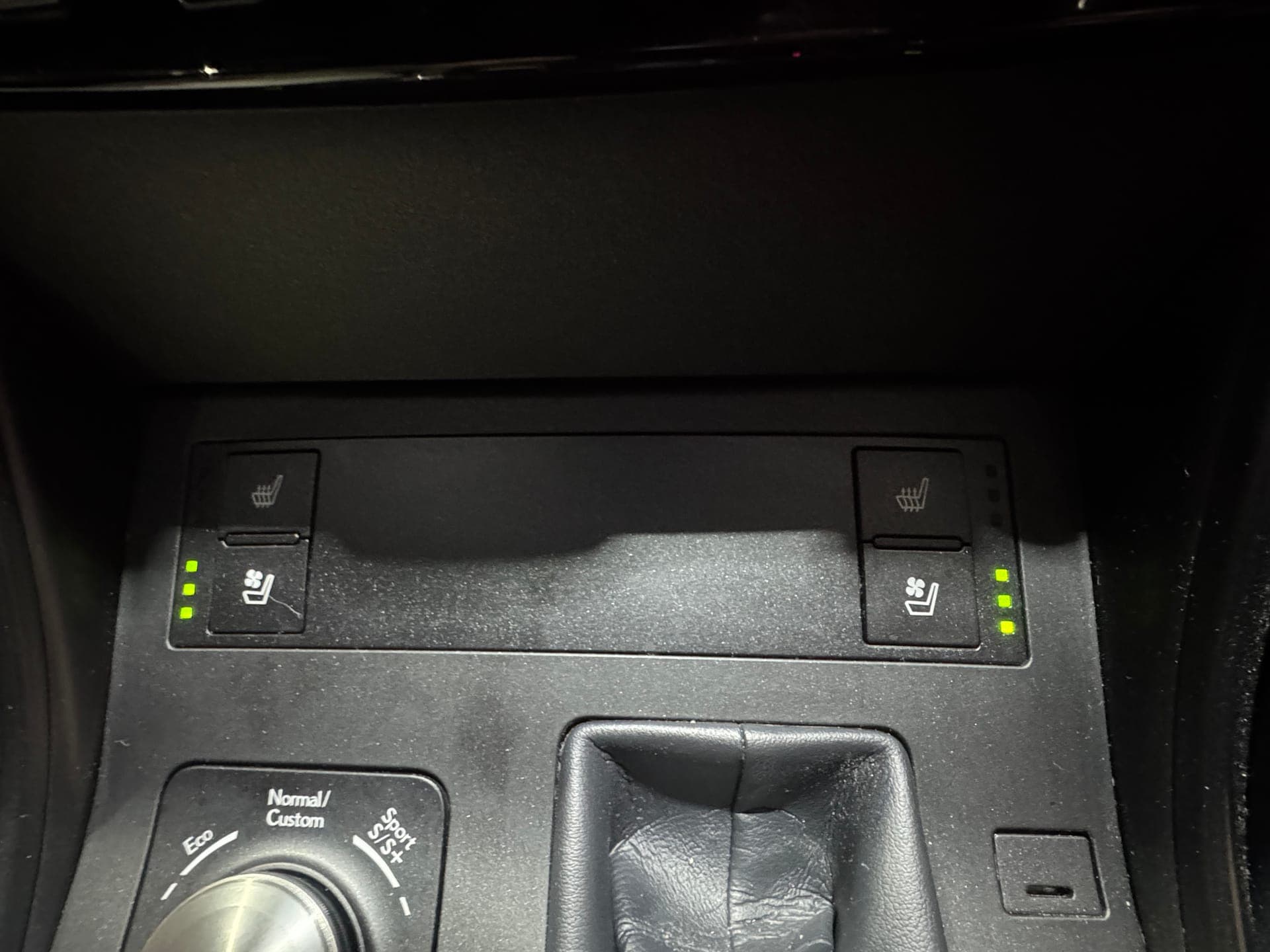2021 Lexus IS300 F SPORT in Black — photo 17