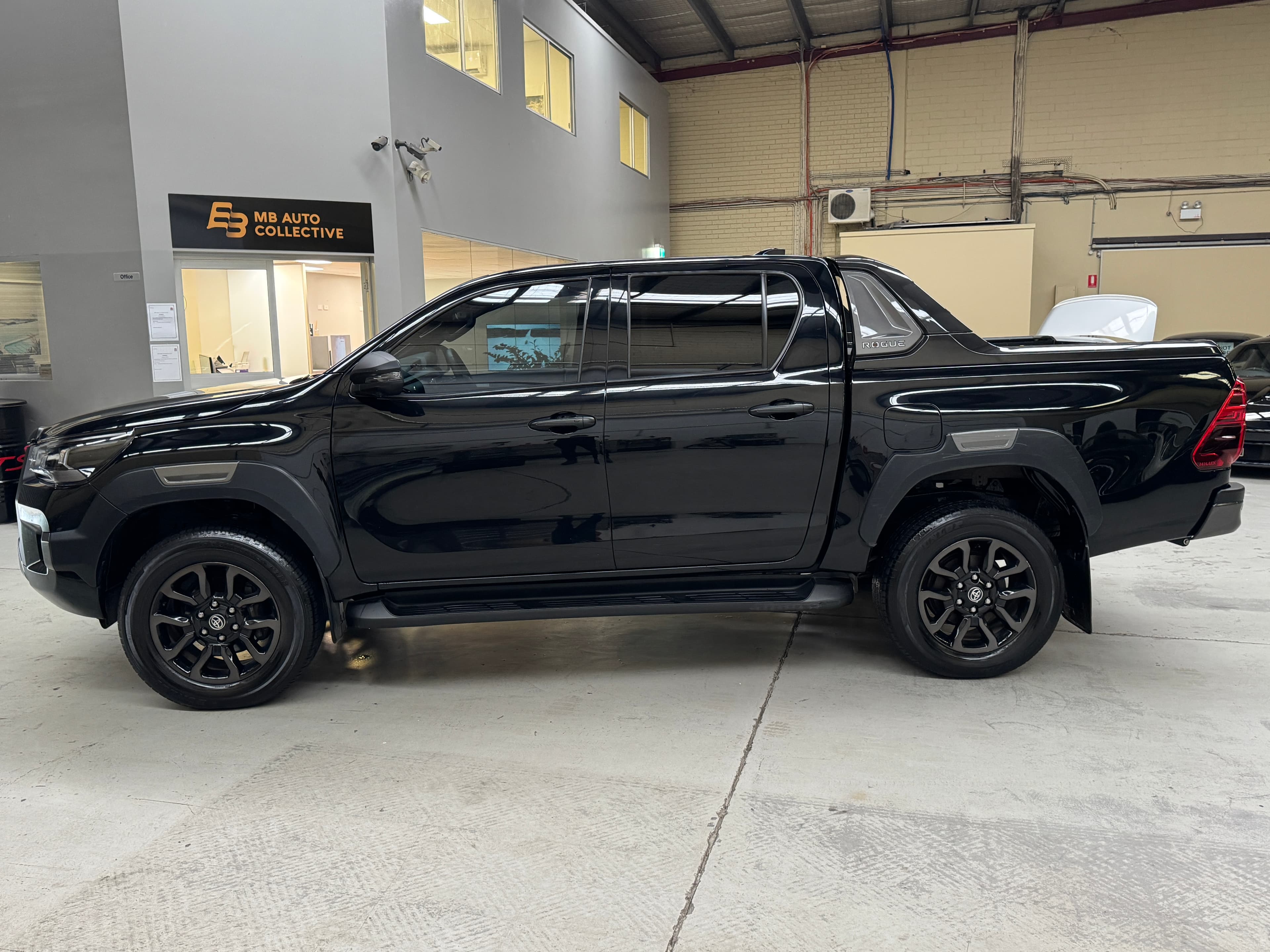 2022 TOYOTA HILUX ROGUE (4x4) GUN126R in BLACK — odometer