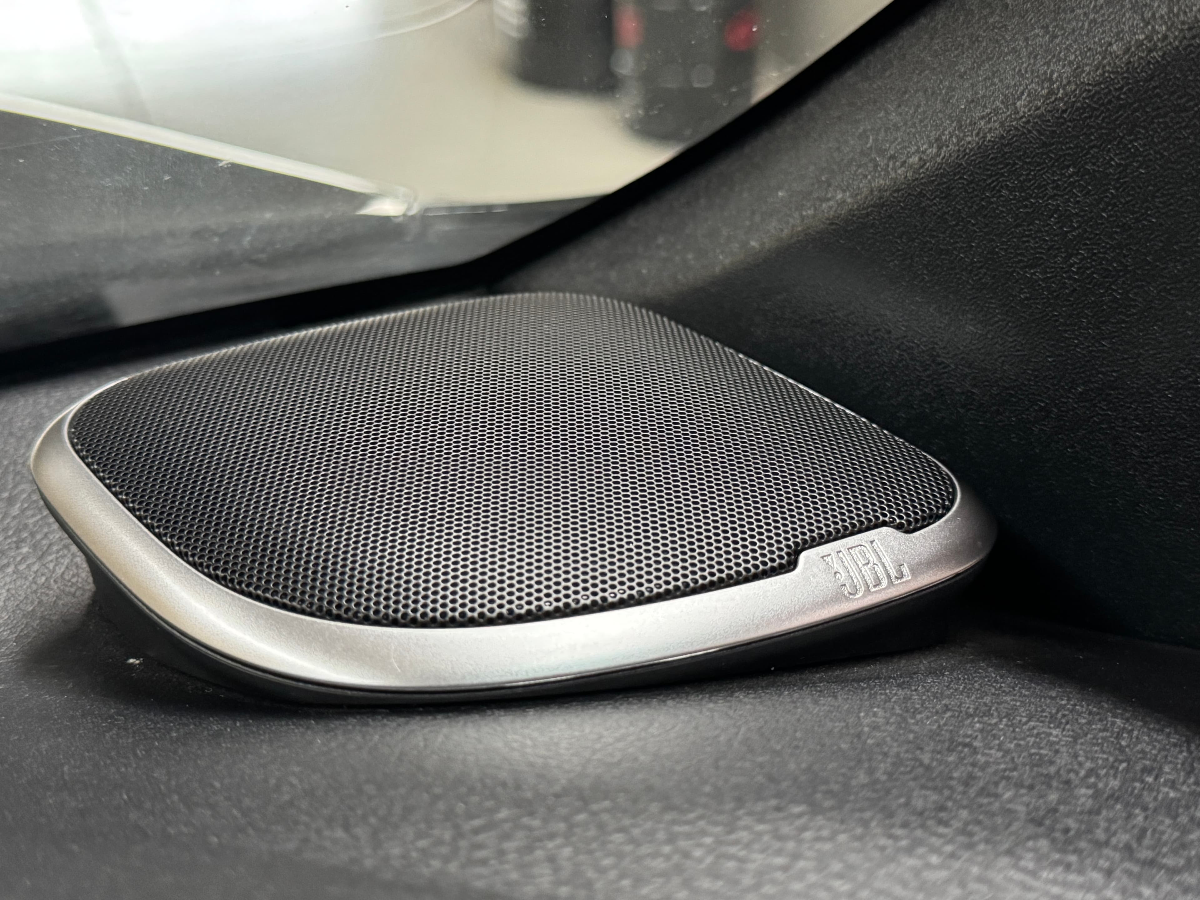 2022 TOYOTA HILUX ROGUE (4x4) GUN126R in BLACK — photo 13