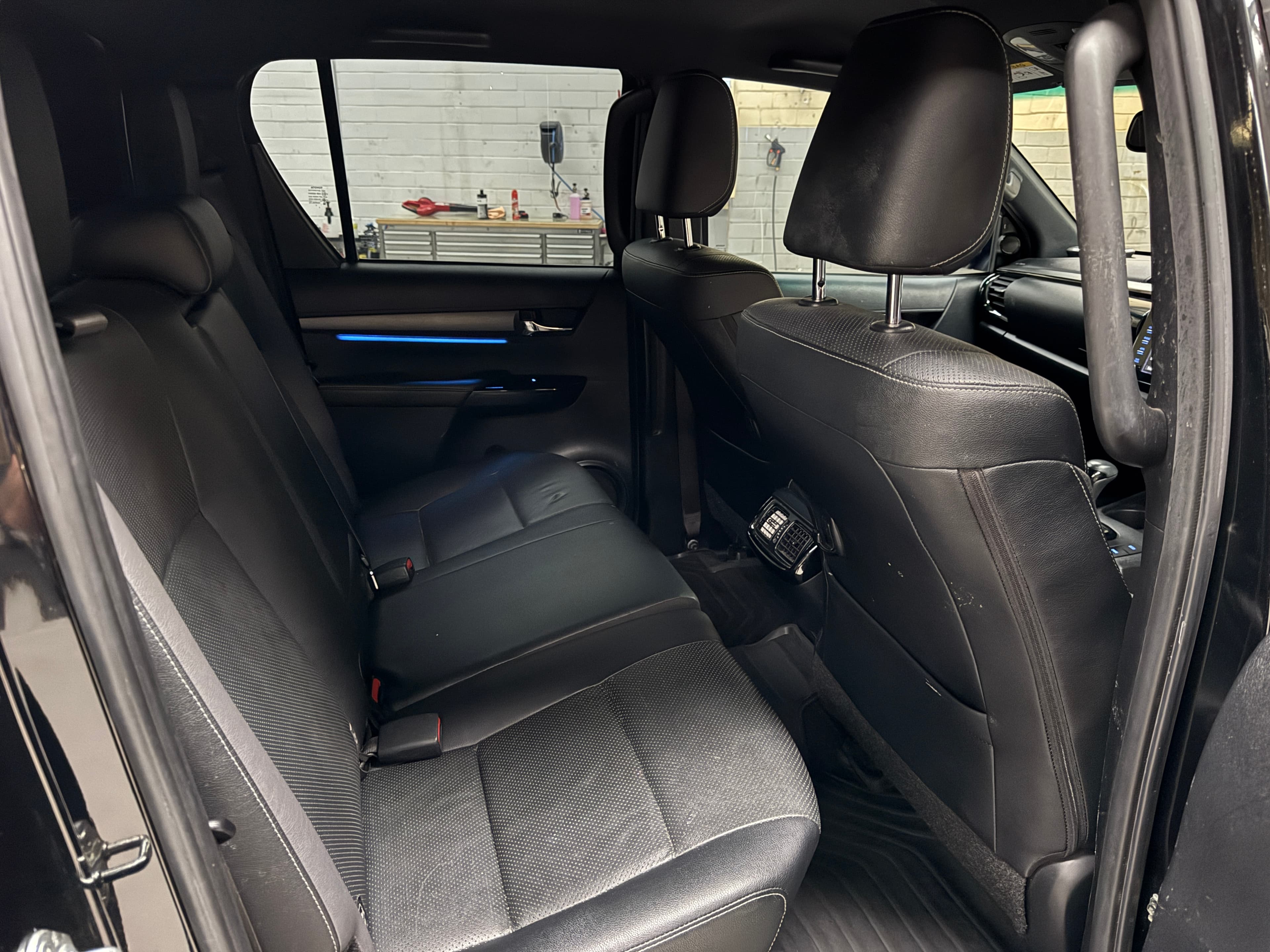 2022 TOYOTA HILUX ROGUE (4x4) GUN126R in BLACK — photo 18