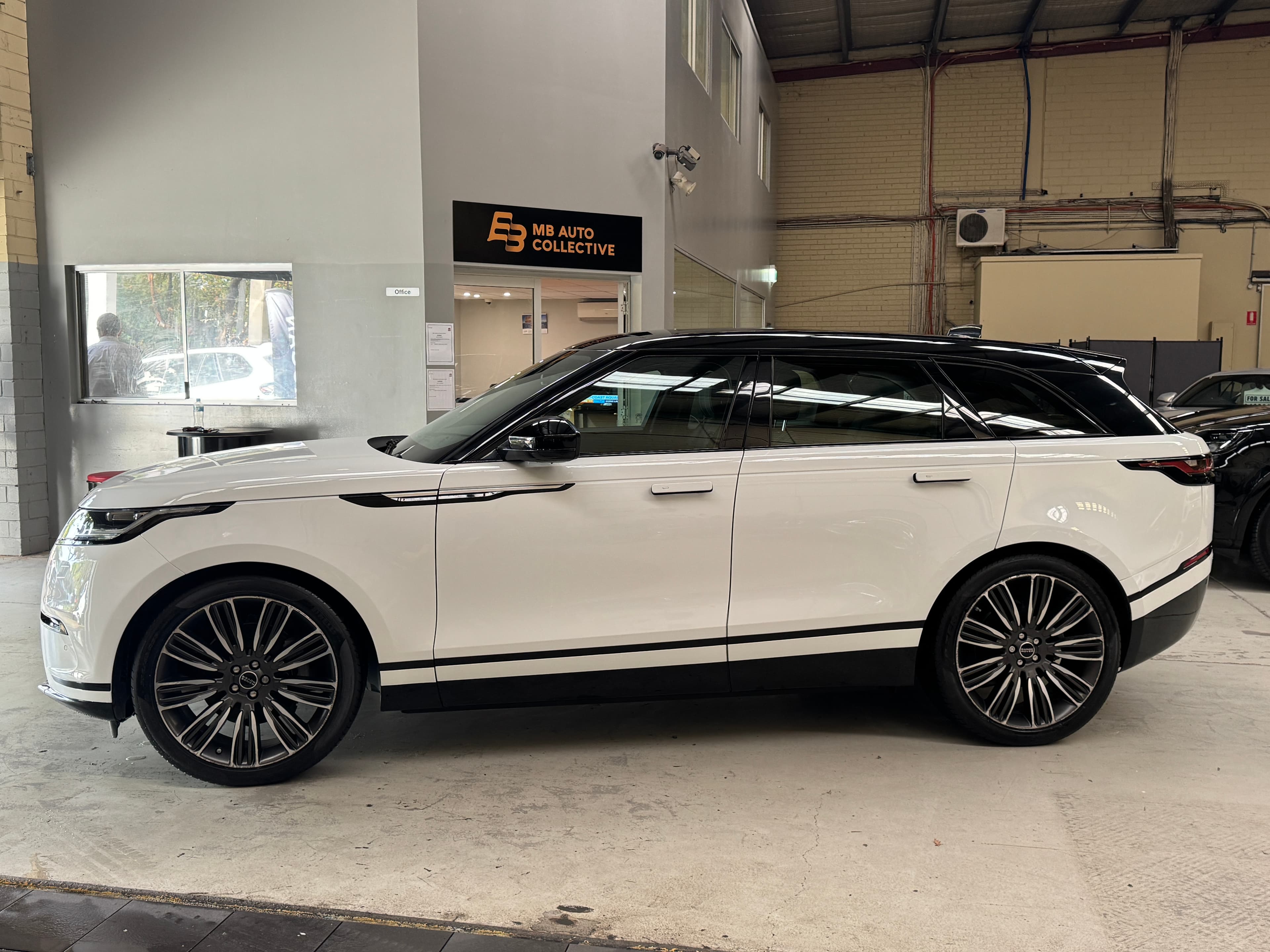 2018 Land Rover Velar D300 S in White — dashboard