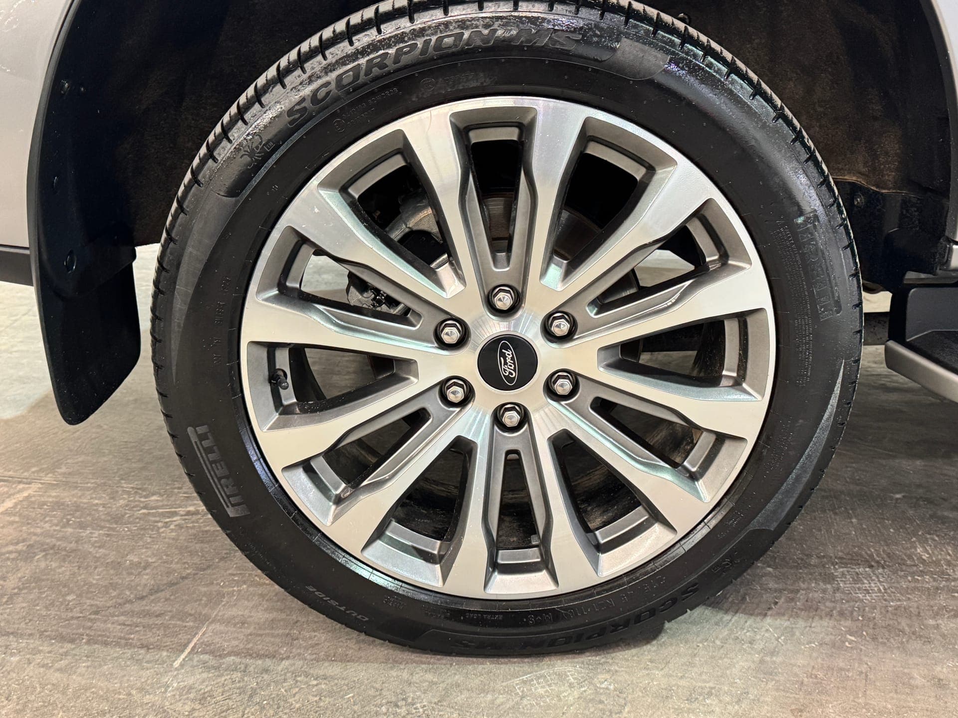 2023 Ford Everest Platinum (4WD) UB MY24 in Silver — boot
