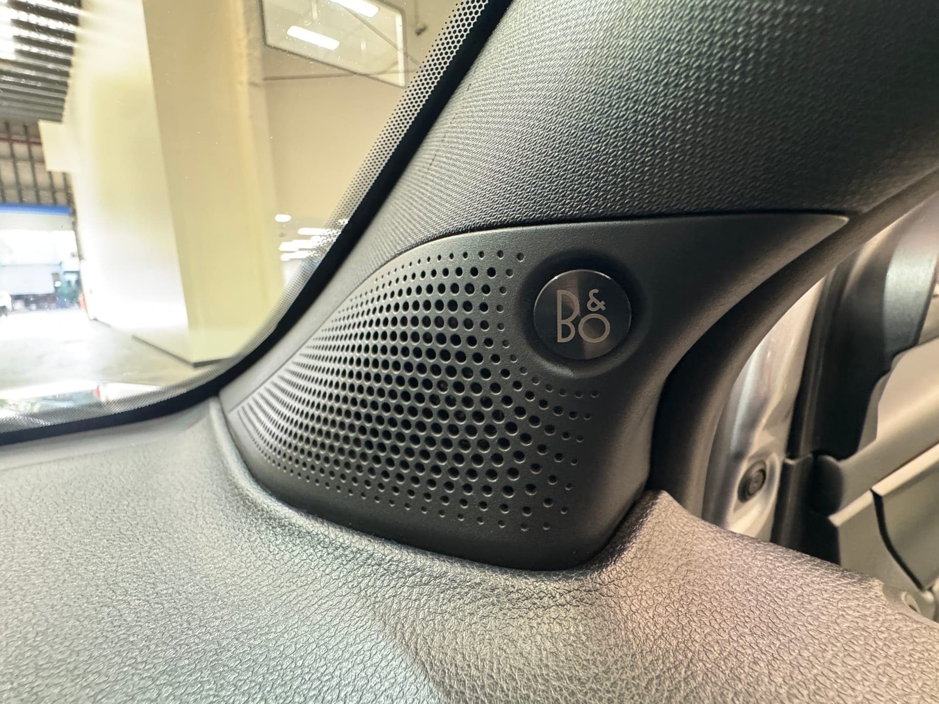 2023 Ford Everest Platinum (4WD) UB MY24 in Silver — photo 16
