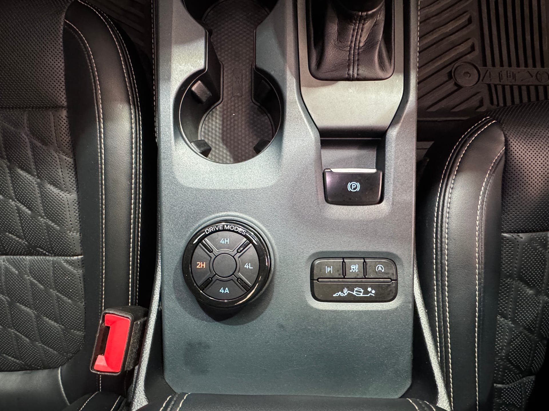 2023 Ford Everest Platinum (4WD) UB MY24 in Silver — photo 20