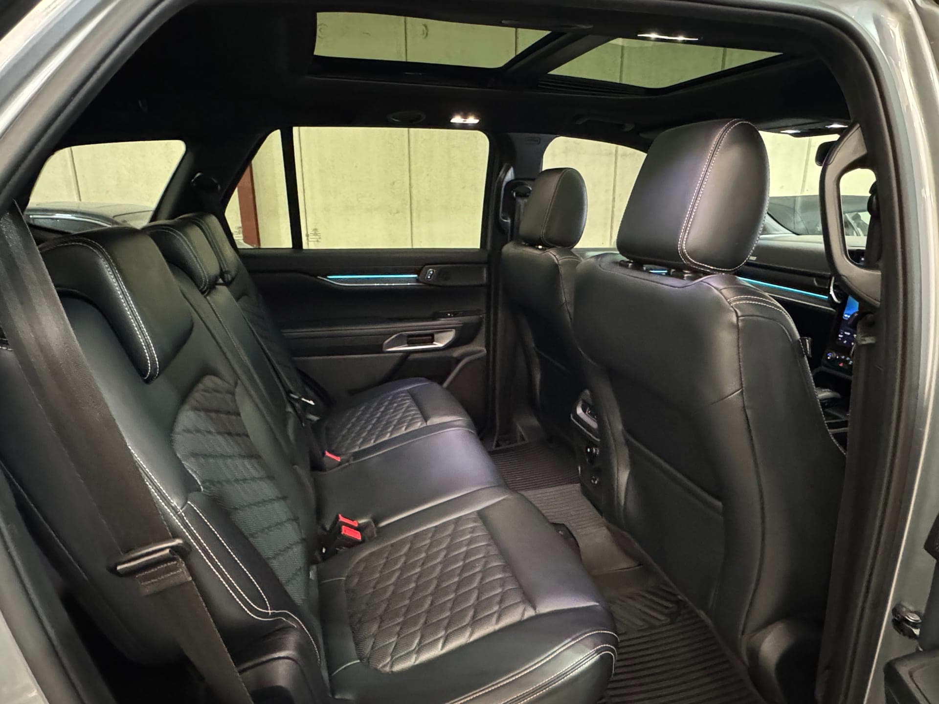 2023 Ford Everest Platinum (4WD) UB MY24 in Silver — photo 21