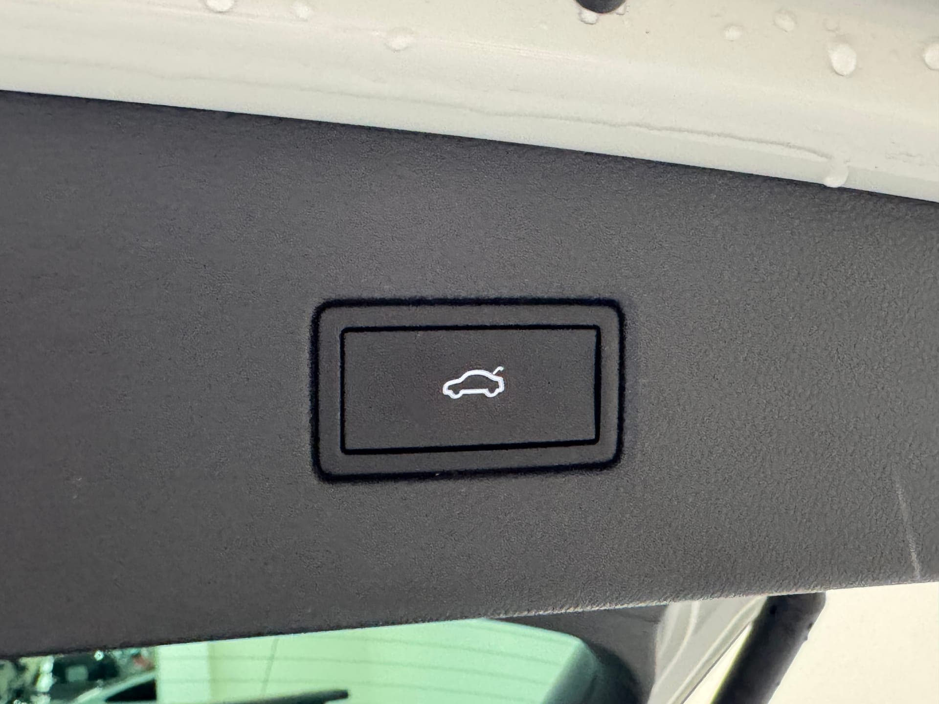 2021 Volkswagen Tiguan 162TSI Elegance in White — engine bay