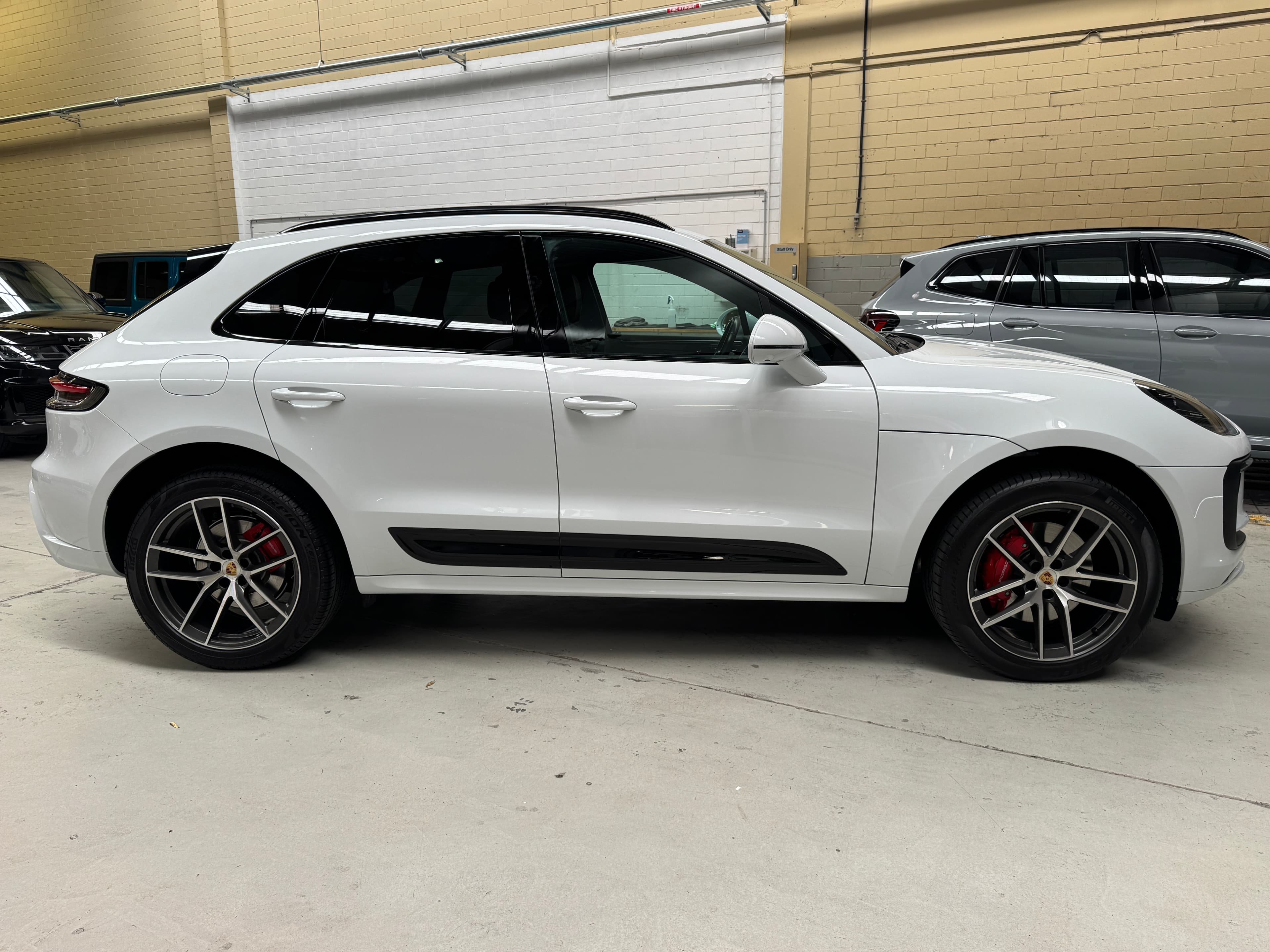 2024 Porsche Macan MACAN S 95B MY24 TWIN TURBO DIR F/INJ 2.9L 7 SP AUTO DUAL CLUTCH in WHITE — infotainment