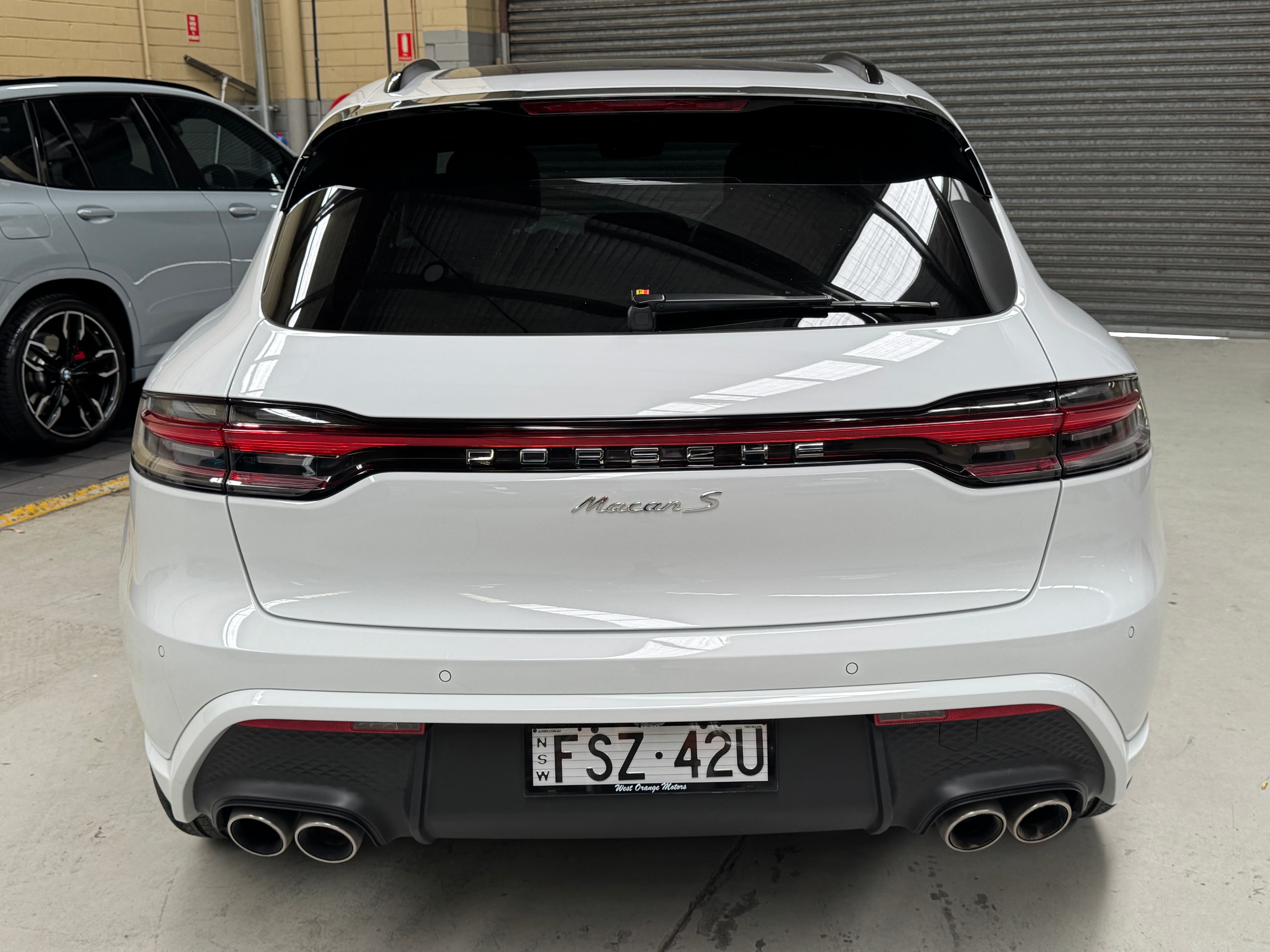 2024 Porsche Macan MACAN S 95B MY24 TWIN TURBO DIR F/INJ 2.9L 7 SP AUTO DUAL CLUTCH in WHITE — rear seats