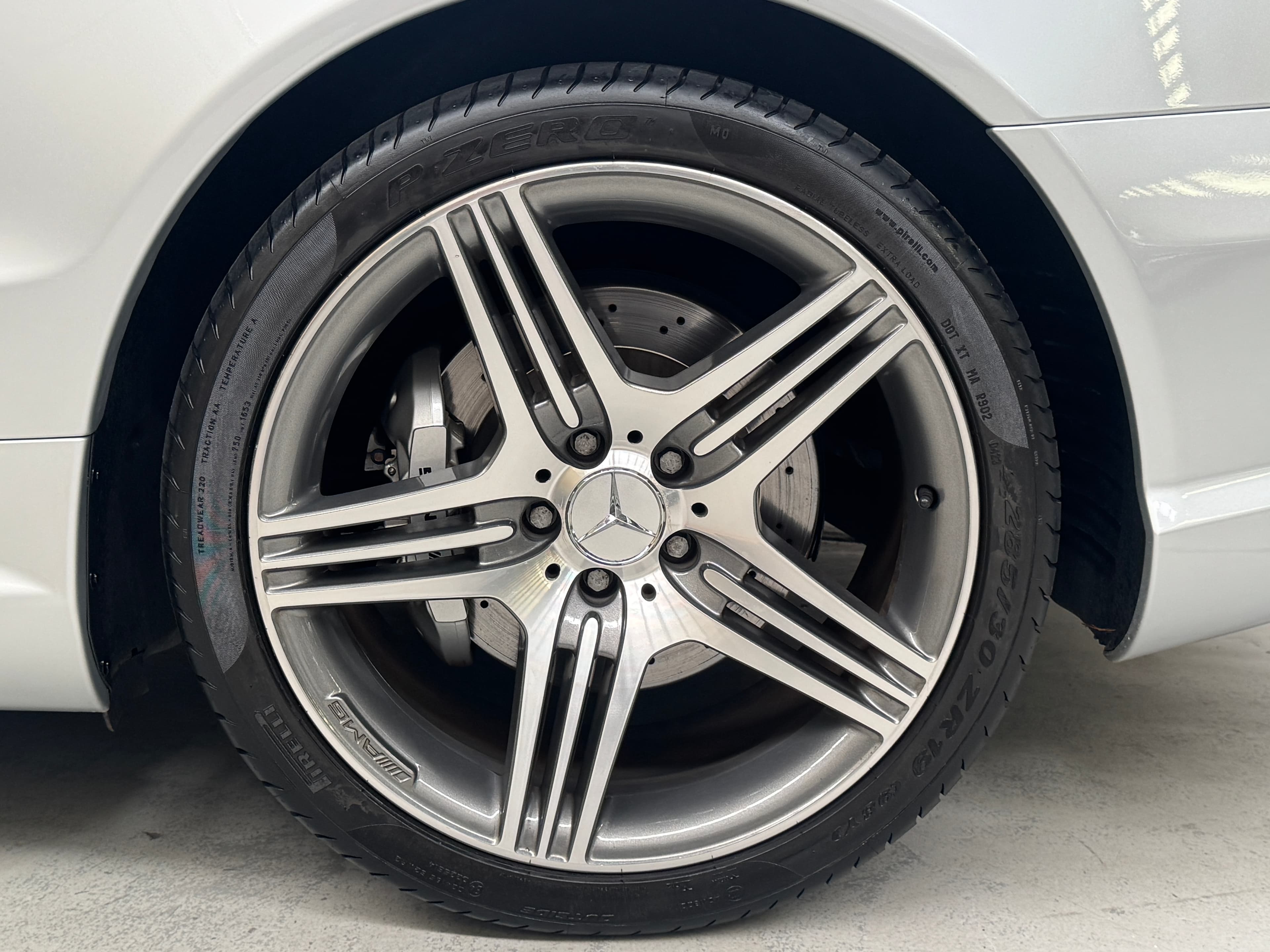 2008 Mercedes-Benz SL 63 AMG R230 08 Upgrade in Silver — boot