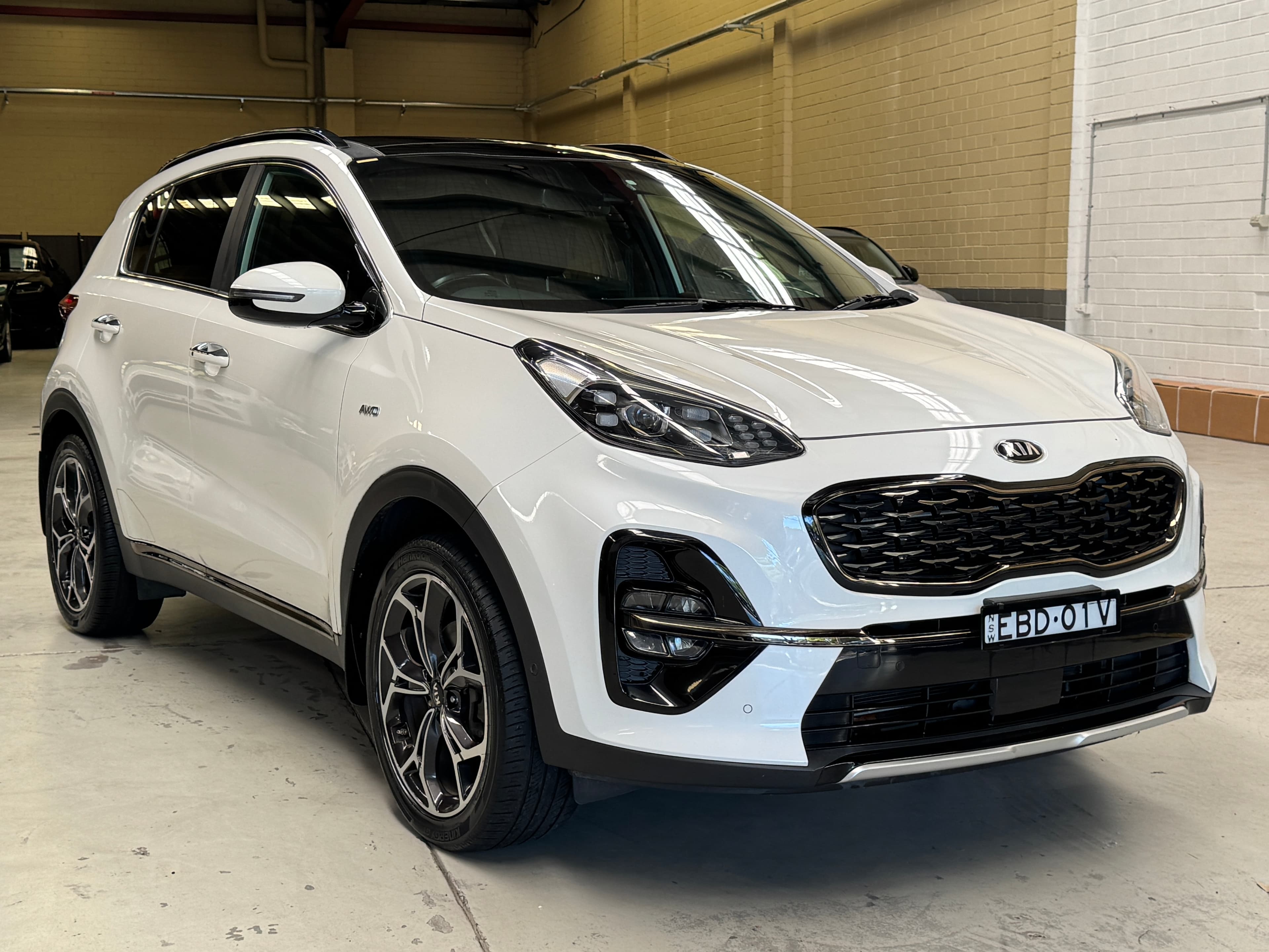 2019 Kia Sportage GT Line in White — exterior side