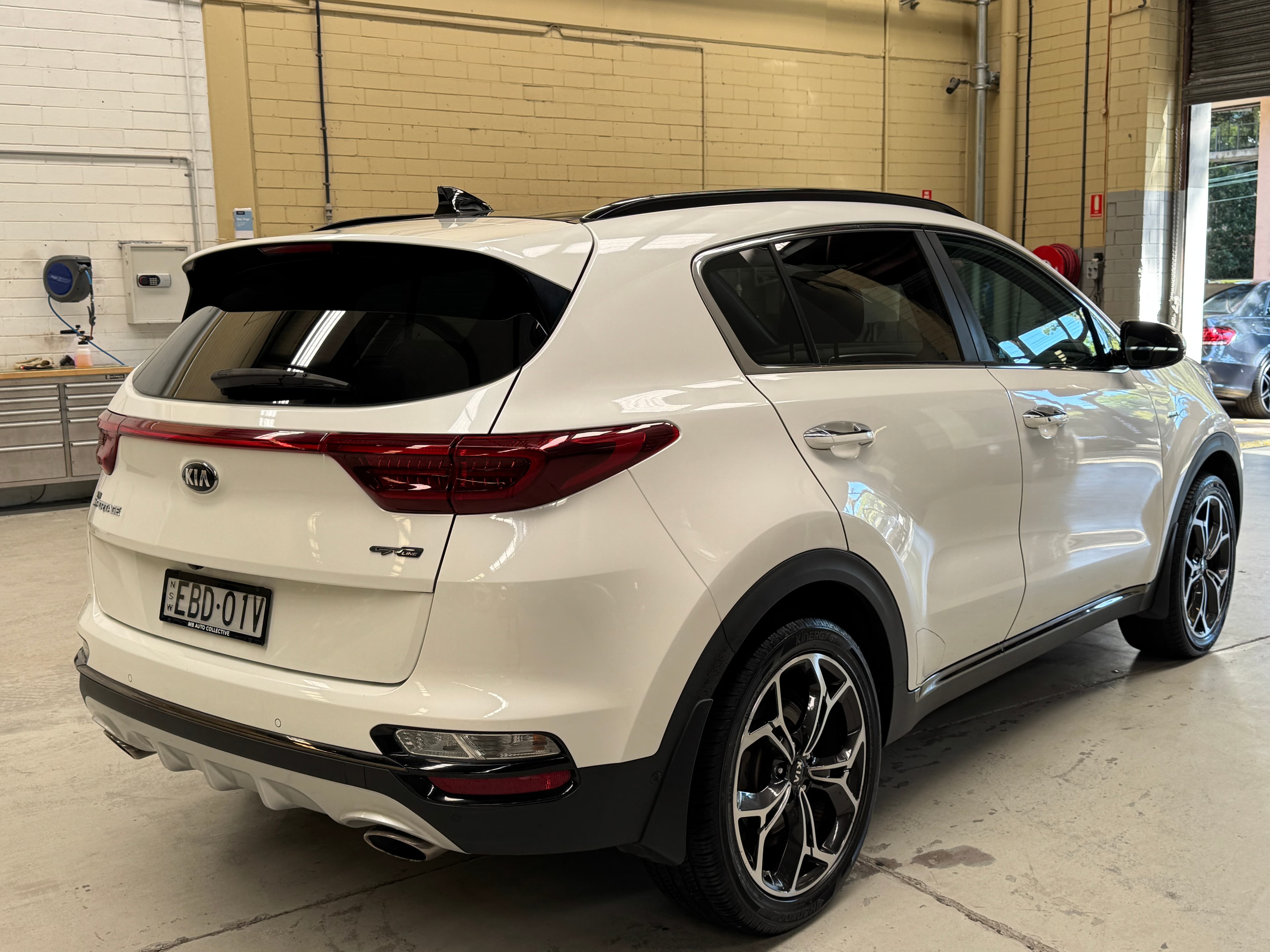 2019 Kia Sportage GT Line in White — infotainment