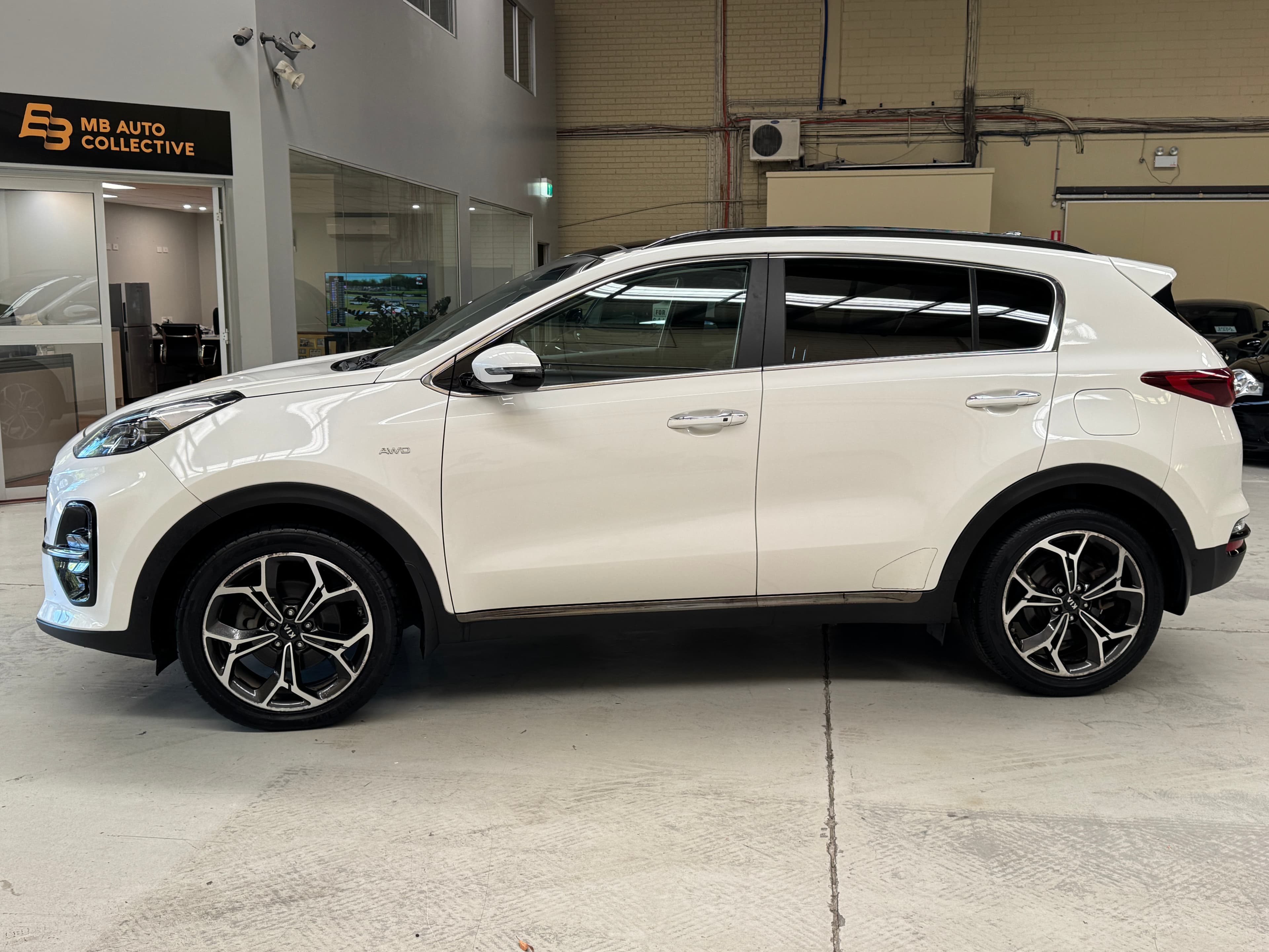 2019 Kia Sportage GT Line in White — engine bay