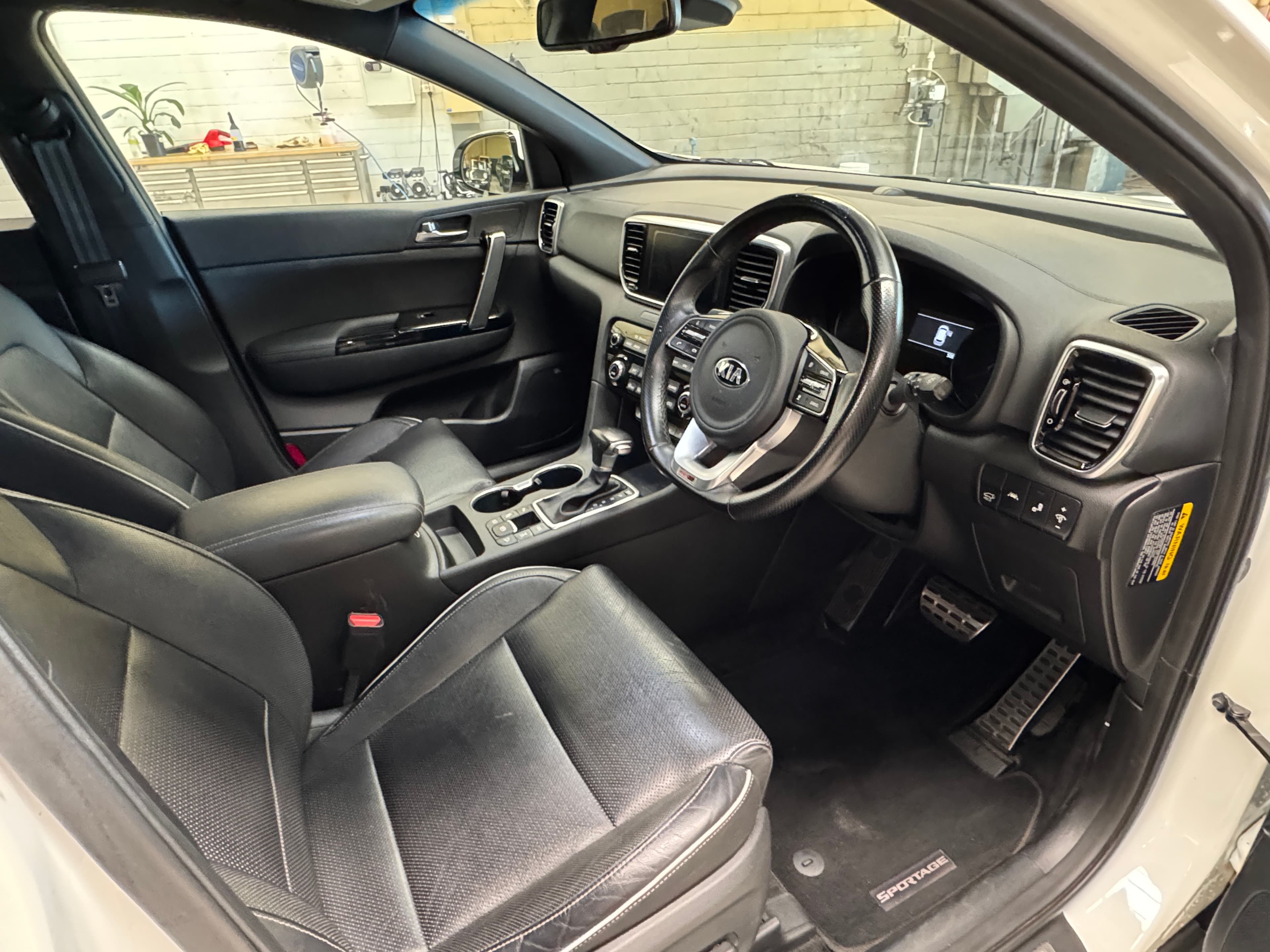 2019 Kia Sportage GT Line in White — photo 13