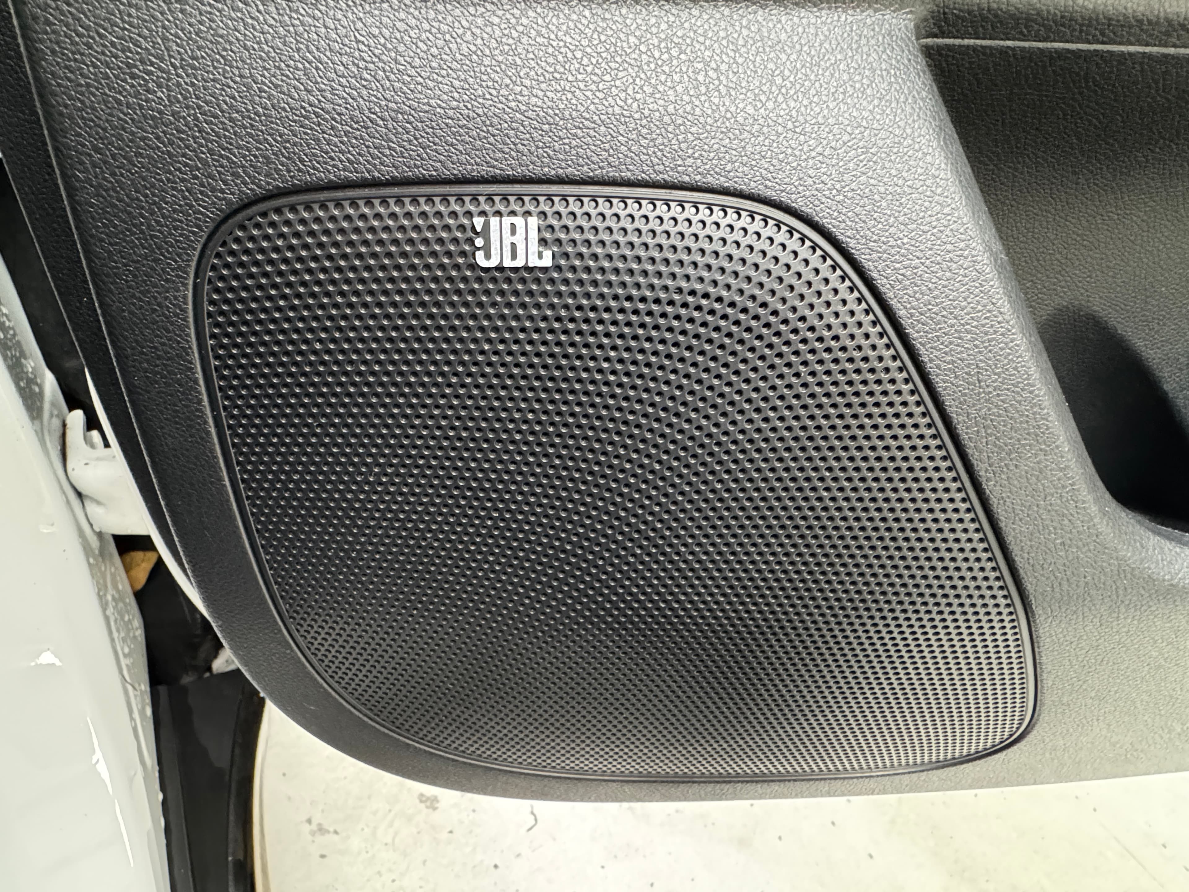 2019 Kia Sportage GT Line in White — photo 15