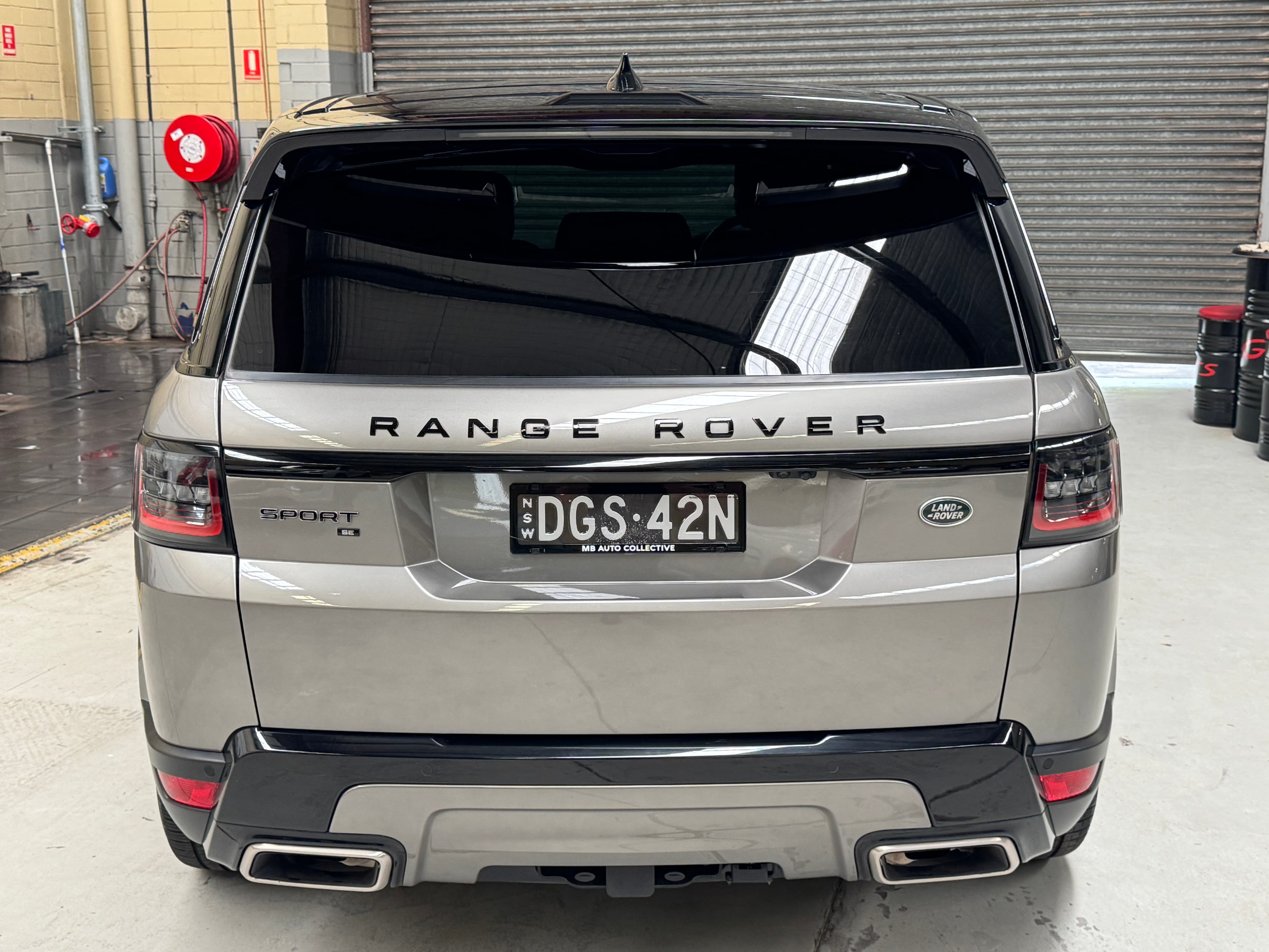 2022 Land Rover Range Rover Sport D300 SE in Silcon Silver — infotainment