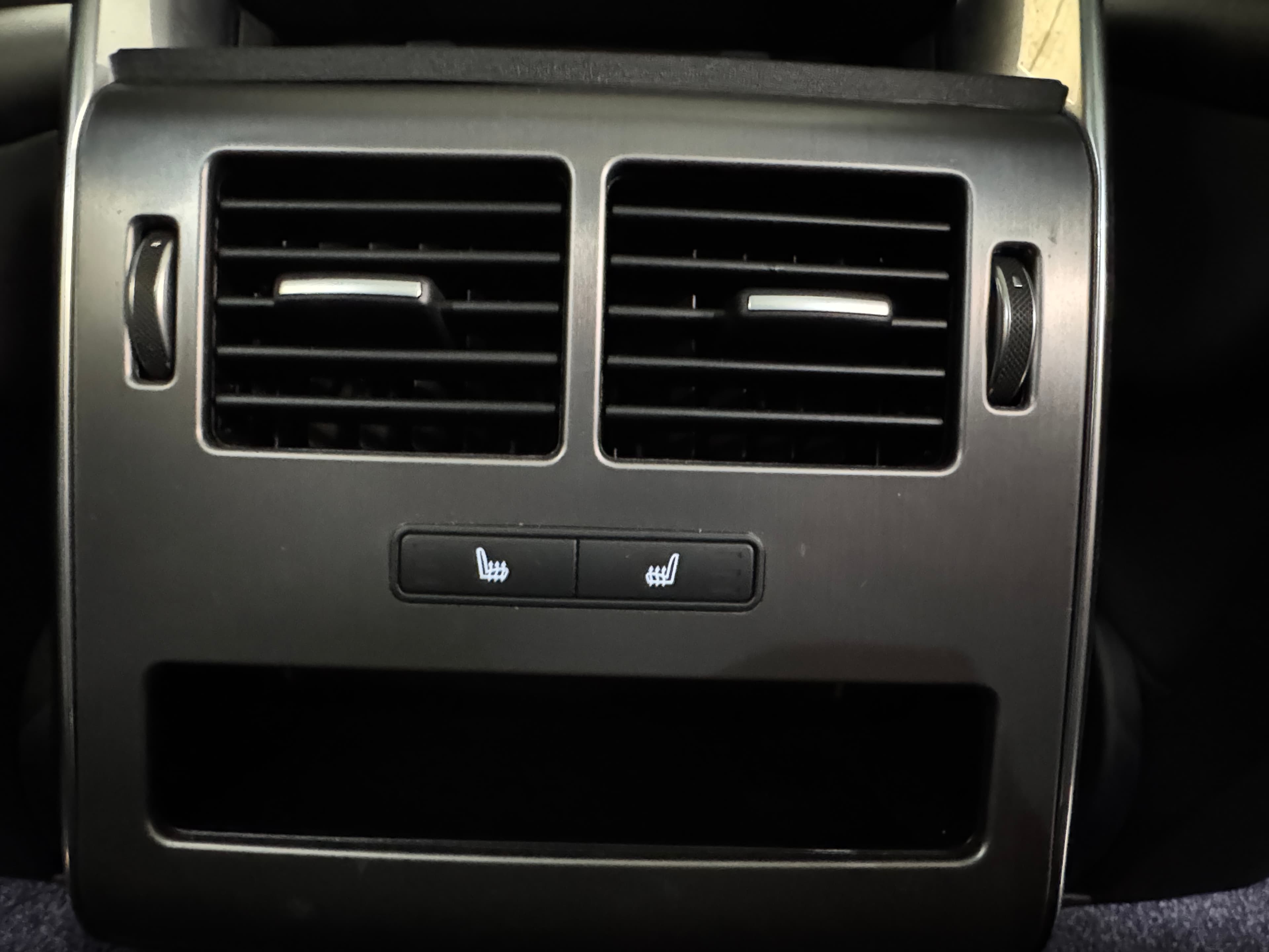 2022 Land Rover Range Rover Sport D300 SE in Silcon Silver — photo 20